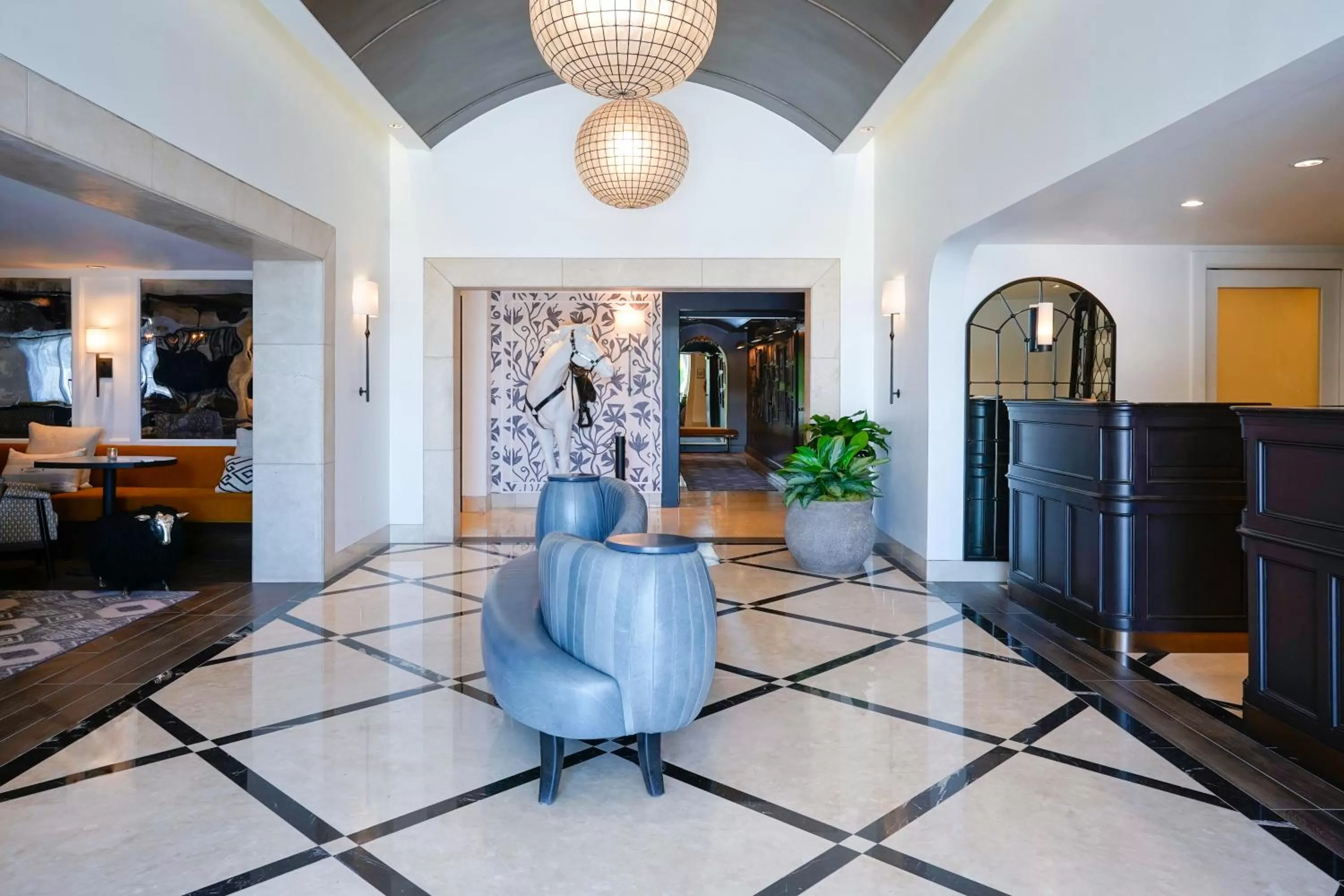 Lobby or reception in Hotel Amarano Burbank-Hollywood