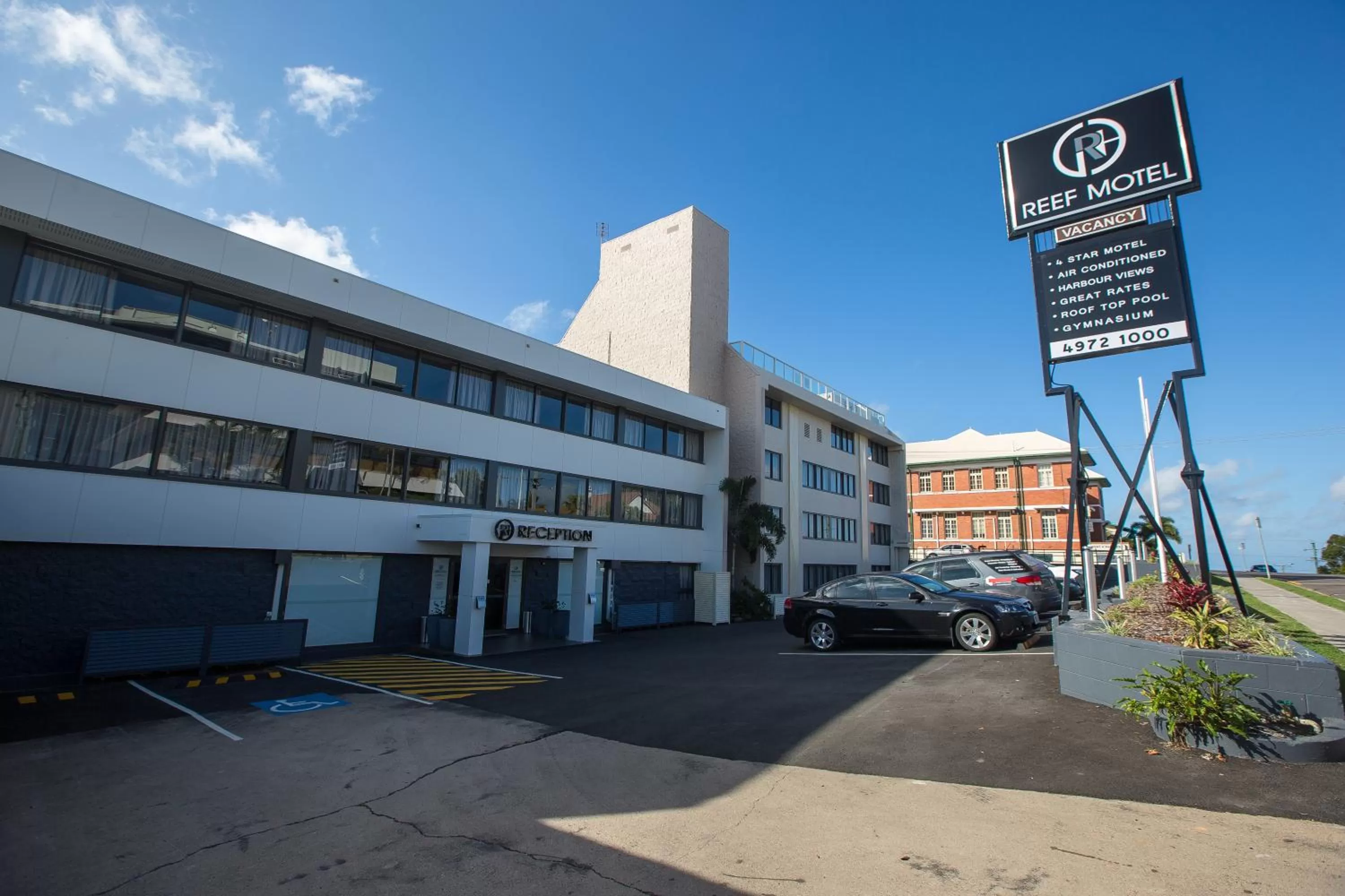 Street view in Gladstone Reef Hotel Motel