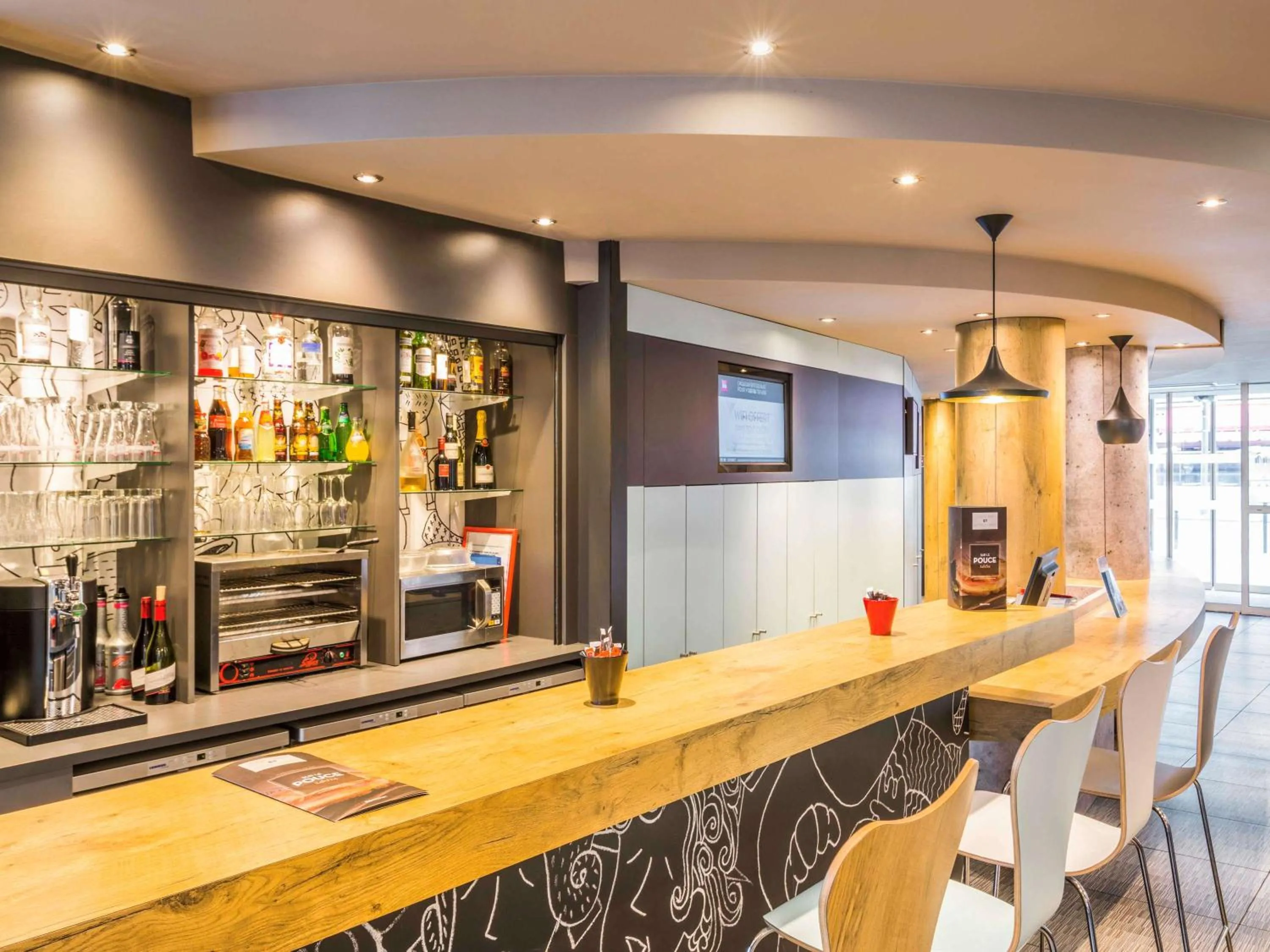 Lounge or bar in ibis Paris Gare de Lyon Ledru Rollin