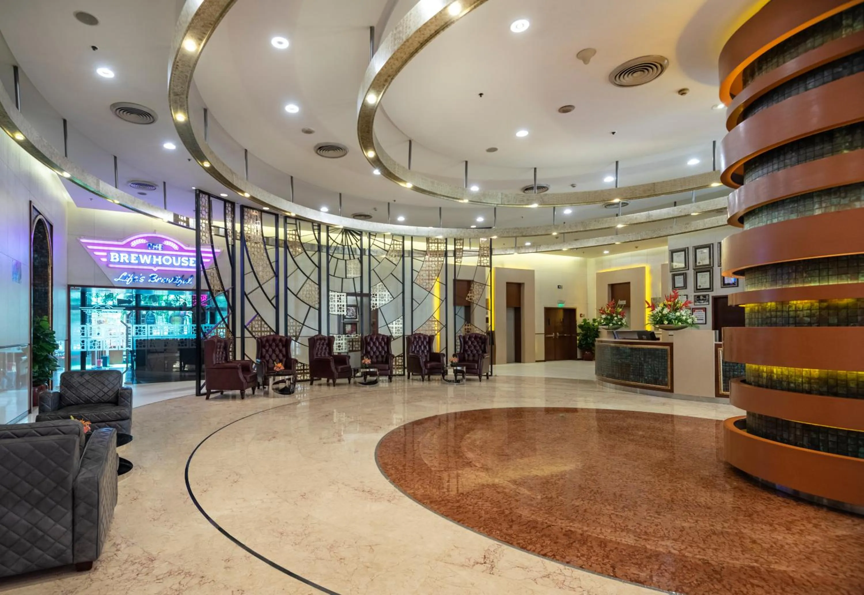 Lobby or reception in Radisson Gurugram Sohna Road City Center