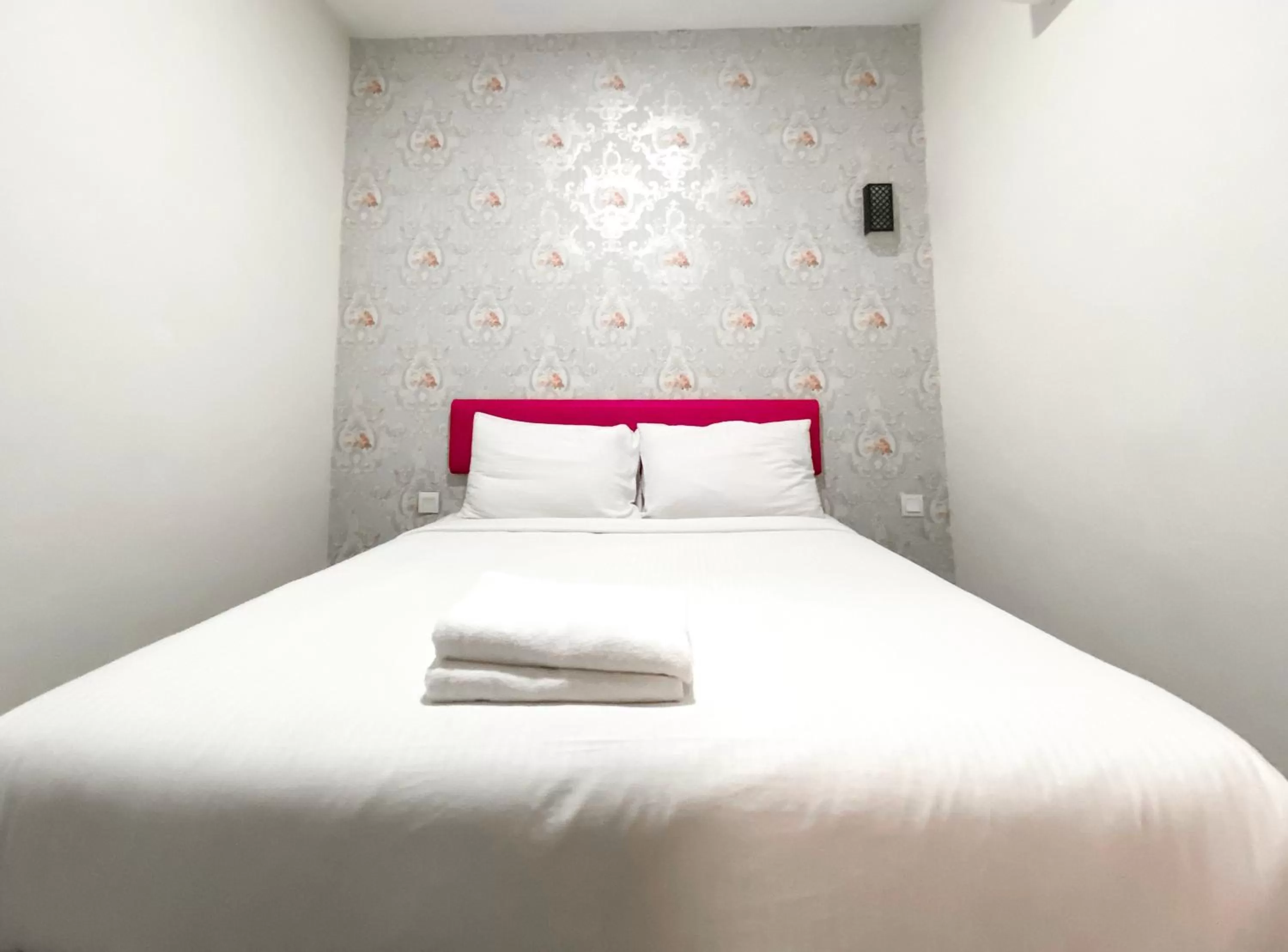 Bedroom, Bed in Carlsun Hotel