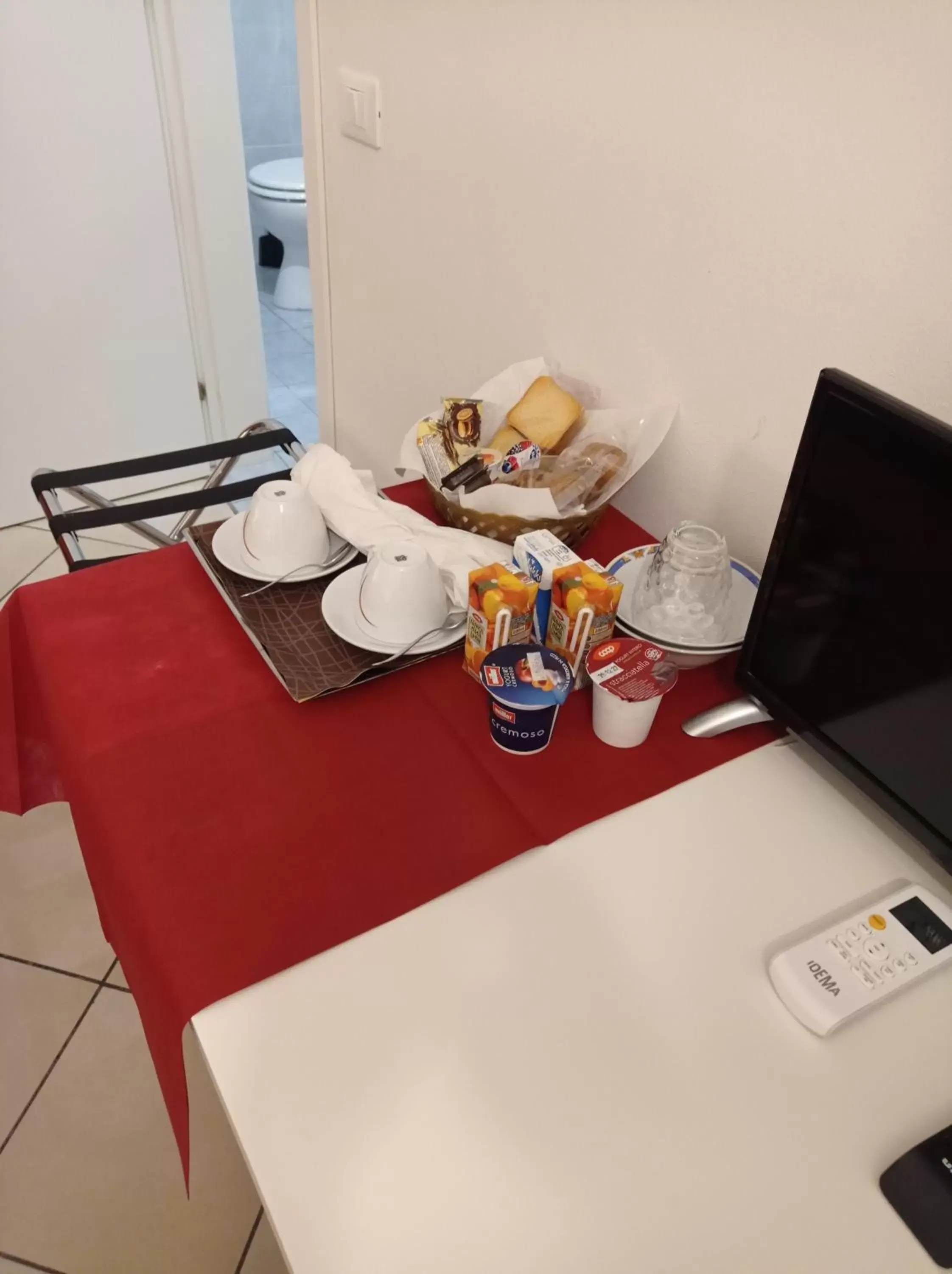 Double or Twin Room with Private Bathroom in B&B Toscana Double or Twin Room with Private Bathroom in B&B Toscana