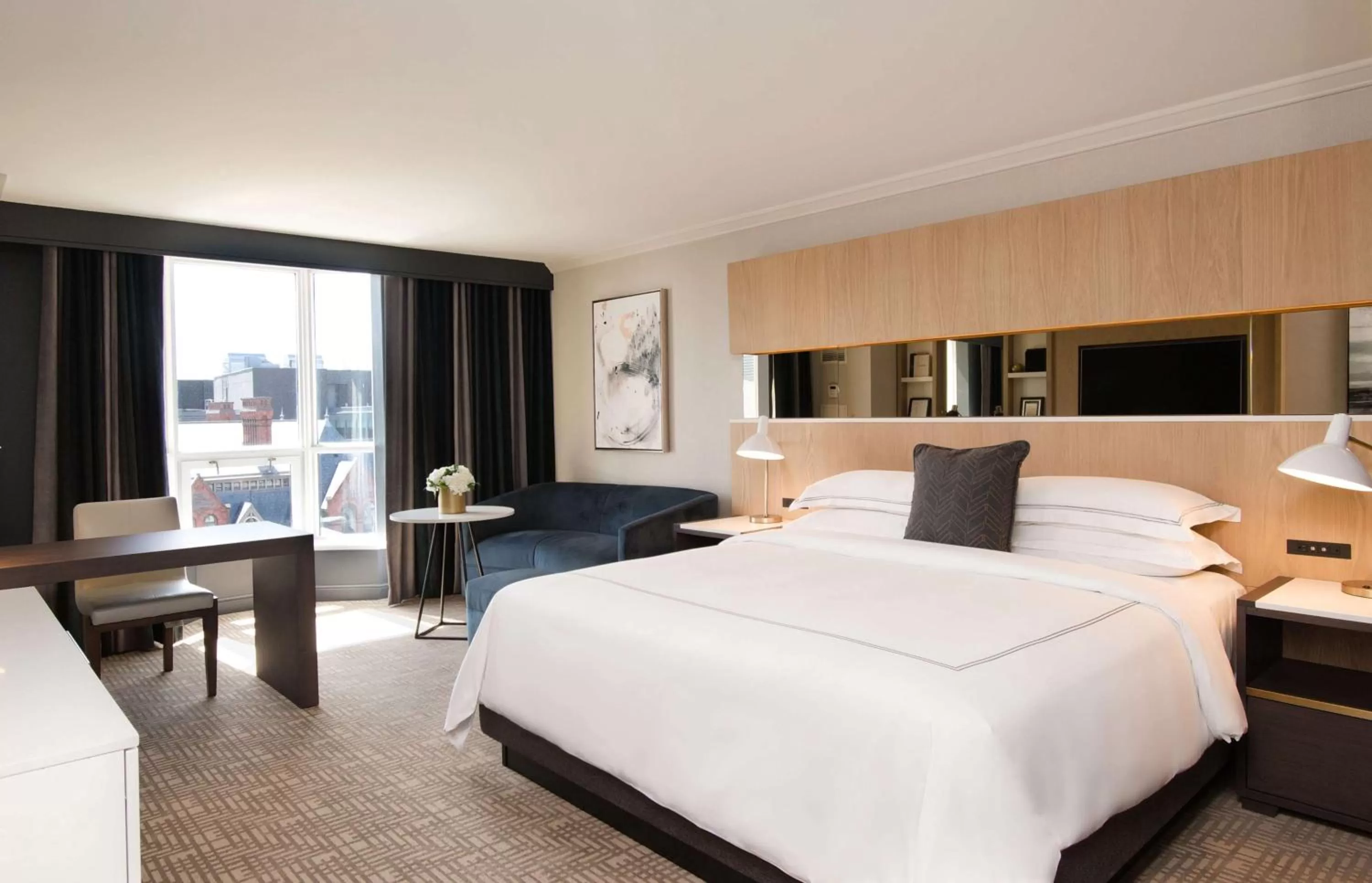 Photo of the whole room, Bed in The Yorkville Royal Sonesta Hotel Toronto