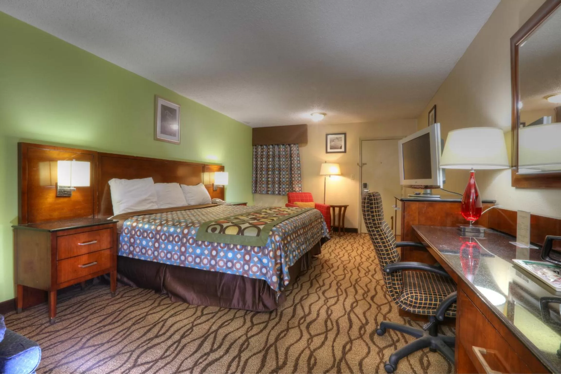 Photo of the whole room, Bed in Dexter Inn