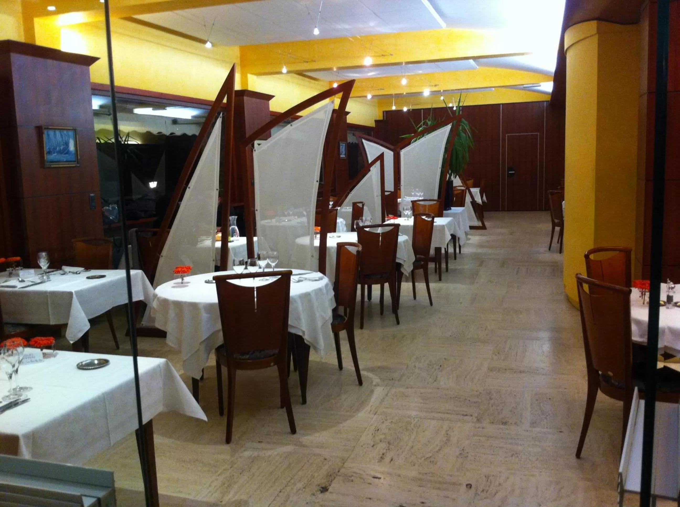 Restaurant/places to eat in authentic by balladins – Rodez / Le Ségala