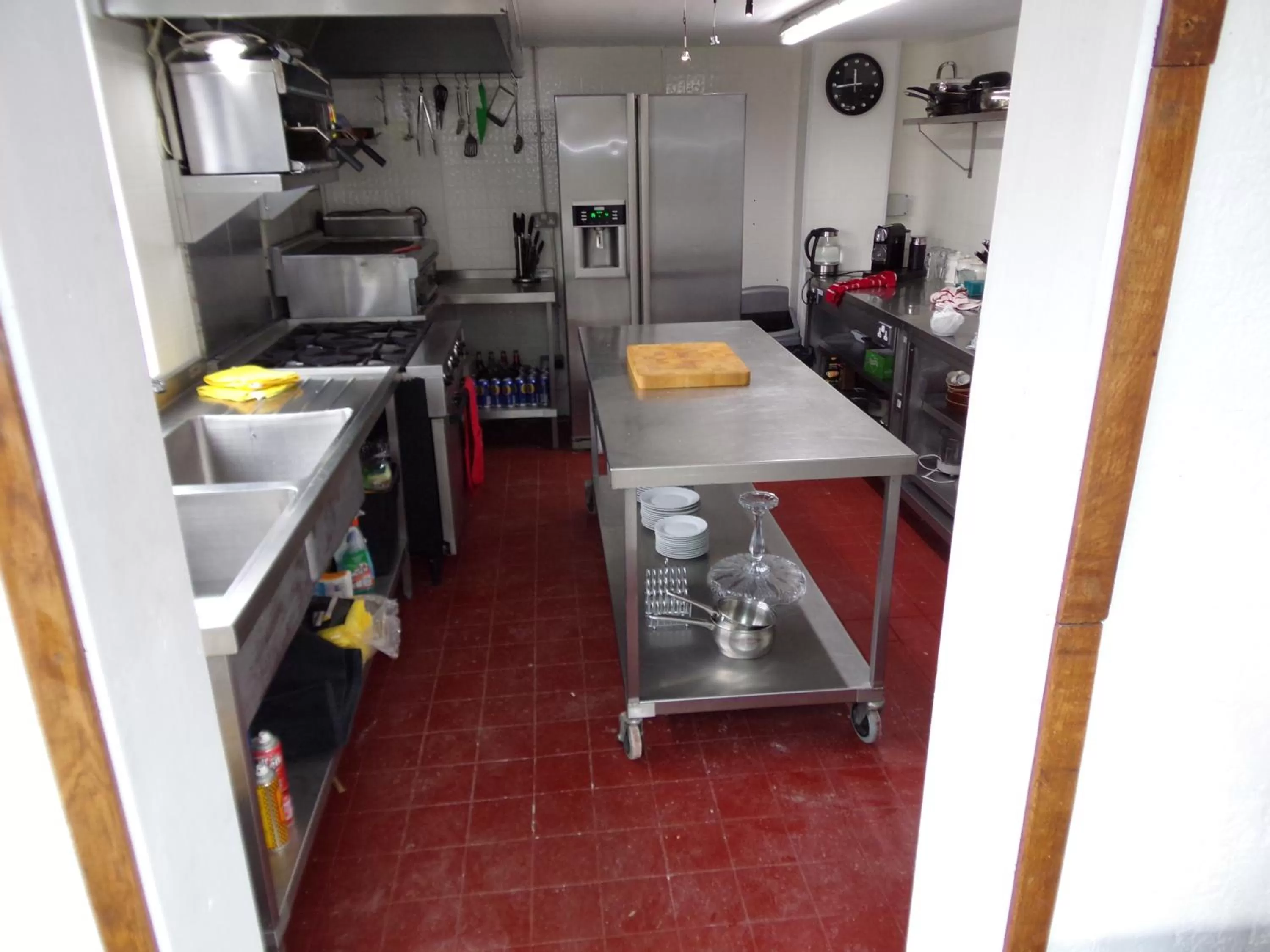 Kitchen or kitchenette in Barton Gate Farm B&B