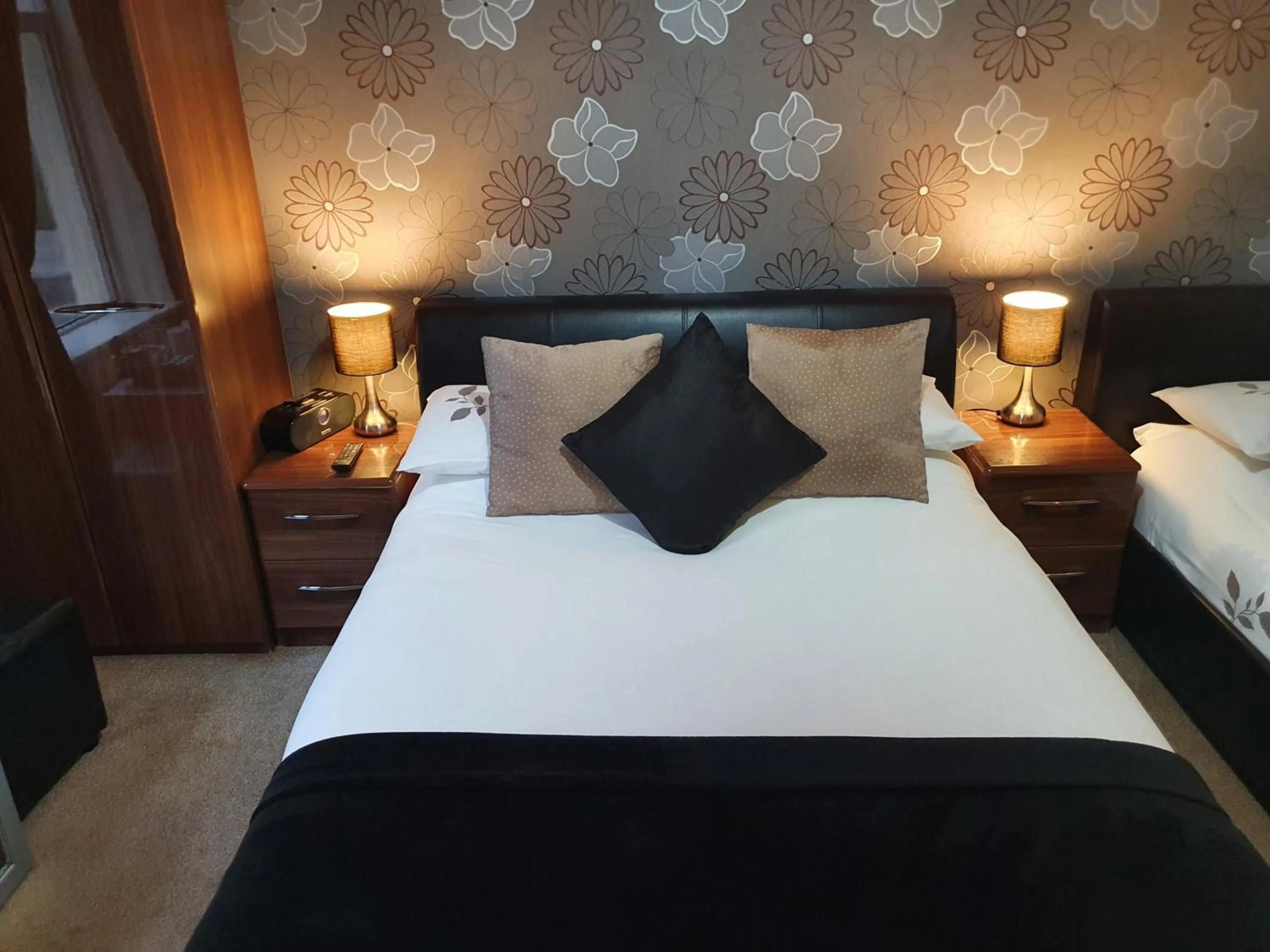 Bedroom, Bed in Senlac Guesthouse