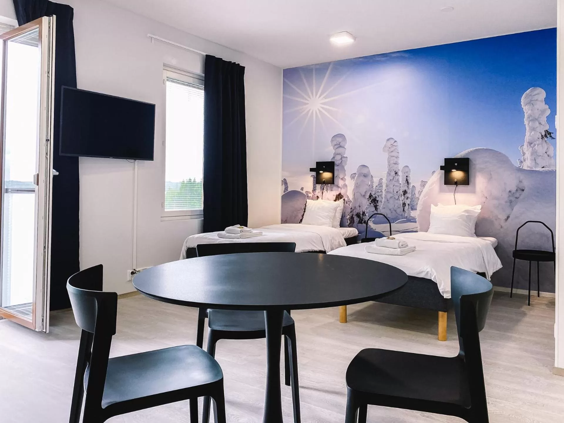 Bed in Hotelli Kuohu Kangasala - Hotel and Apartments by UHANDA