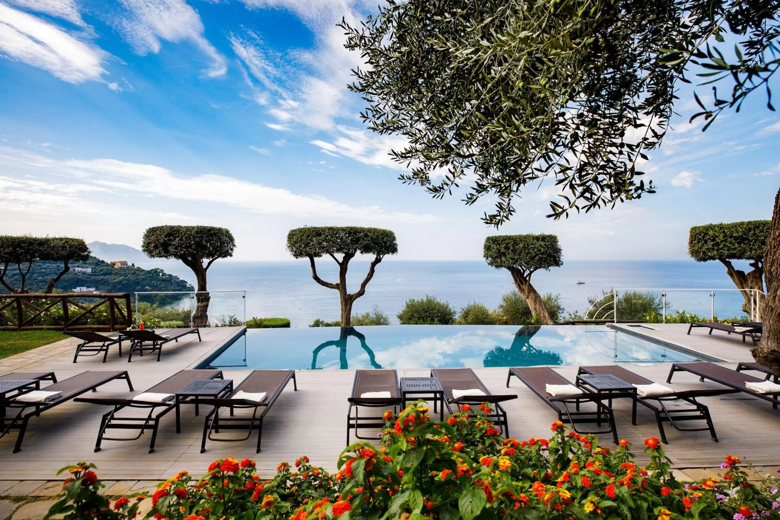 Pool view in Villa Fiorella Art Hotel