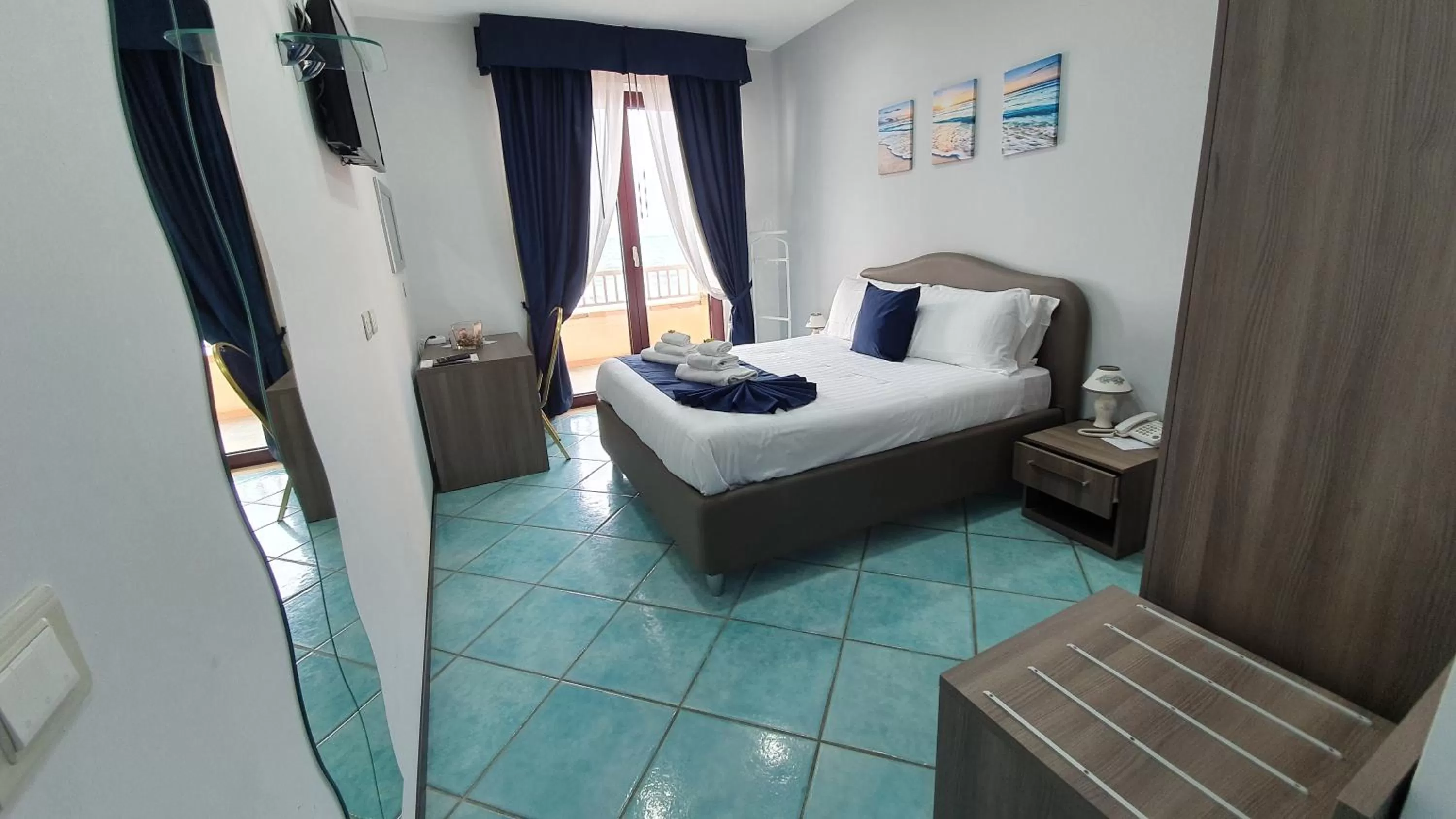 Photo of the whole room, Bed in Hotel Centro Congressi Polo Nautico