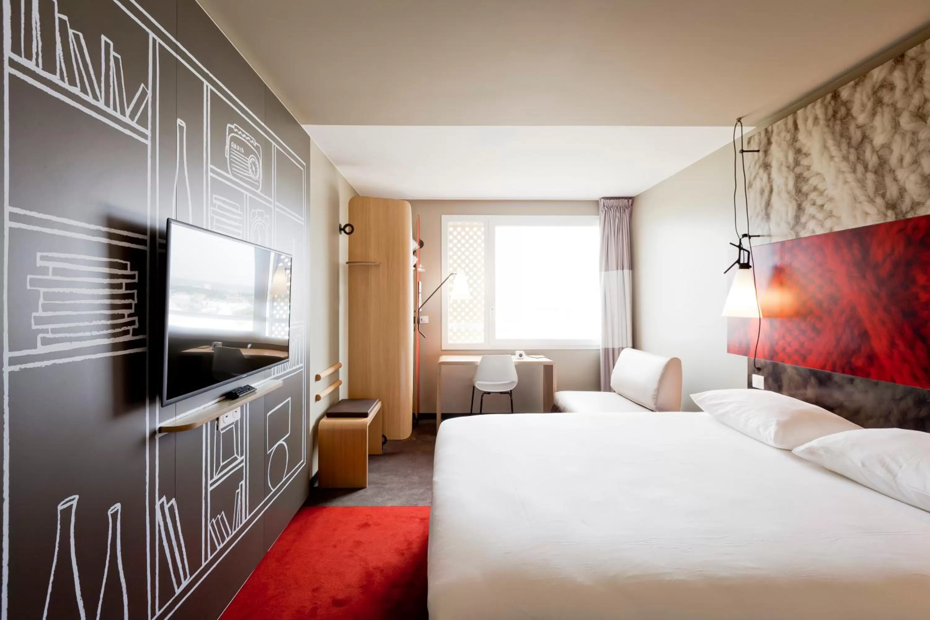 TV and multimedia, Bed in ibis Lyon Carre De Soie