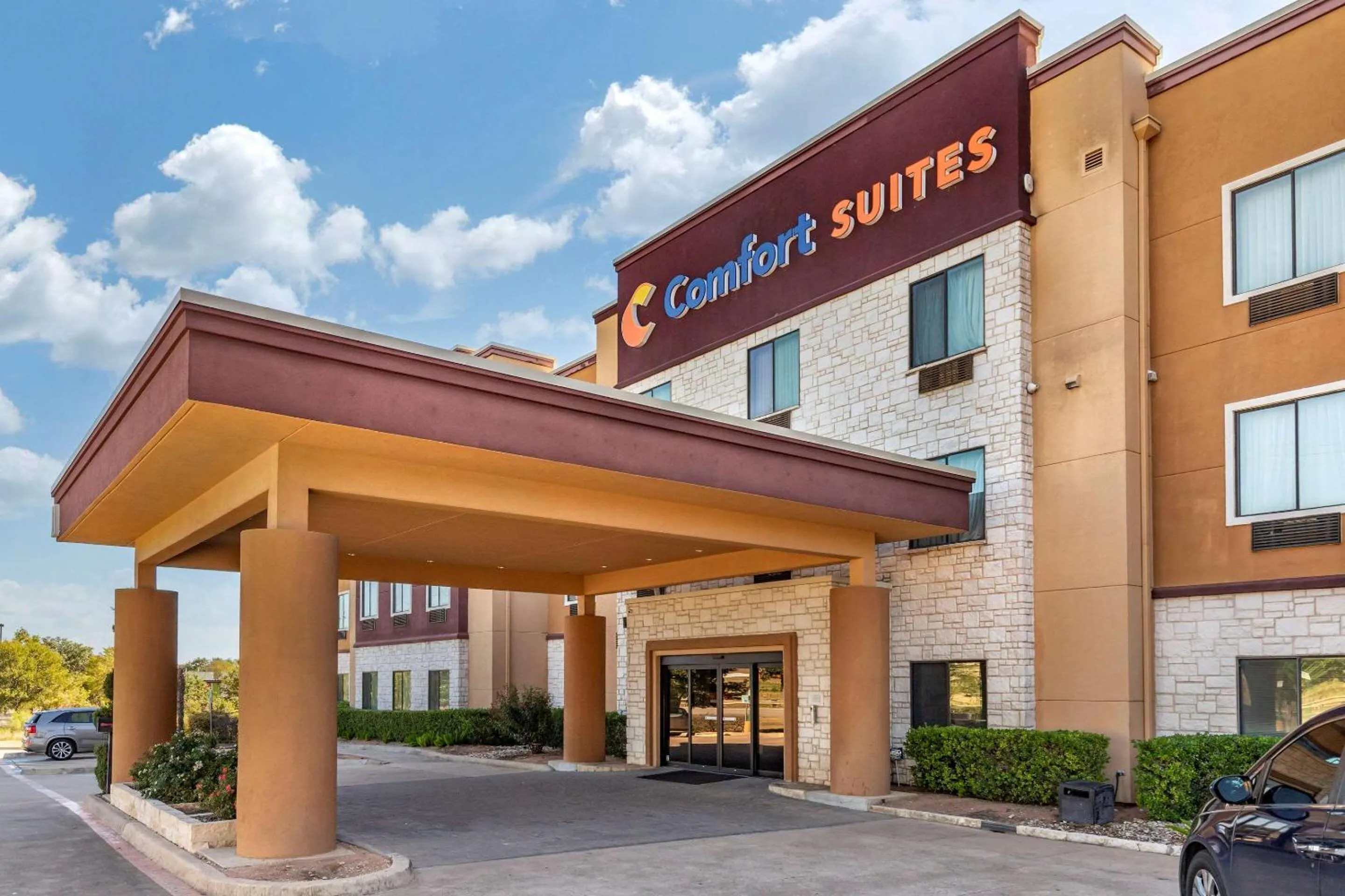 Property building in Comfort Suites Georgetown