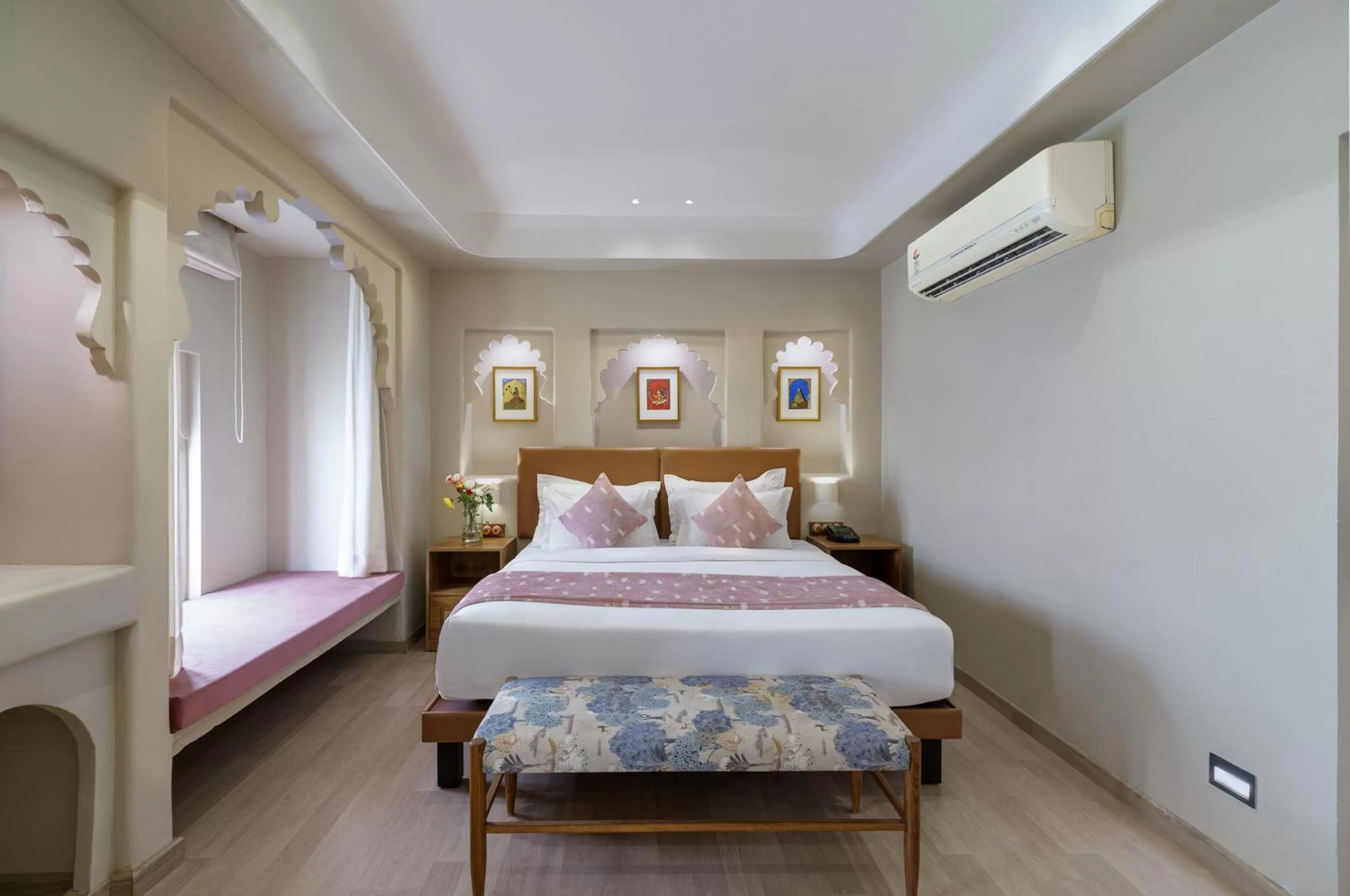 Bed in The Red Pier - My Downtown Hotels