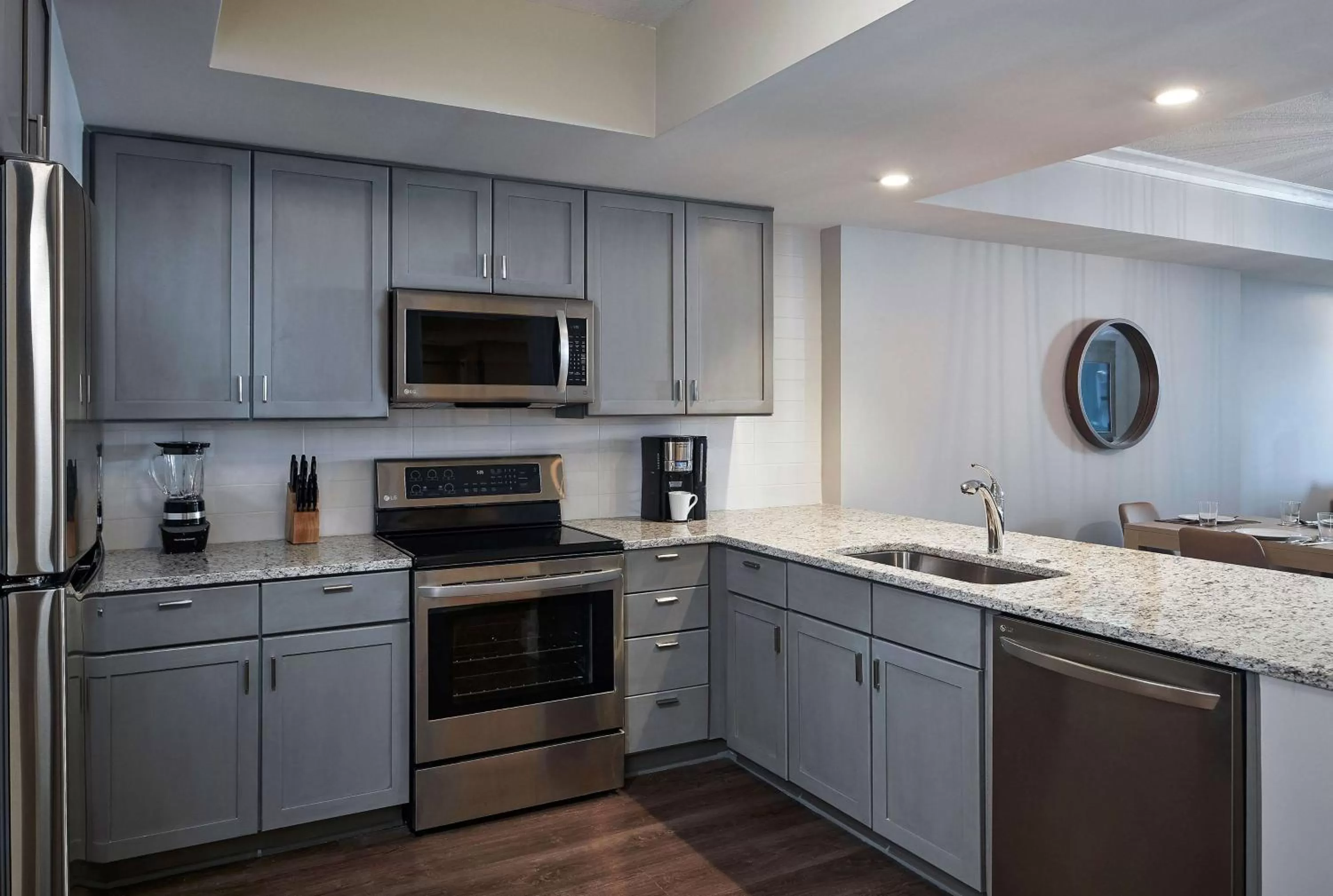 Kitchen or kitchenette in Hilton Grand Vacations Club Ocean Enclave Myrtle Beach