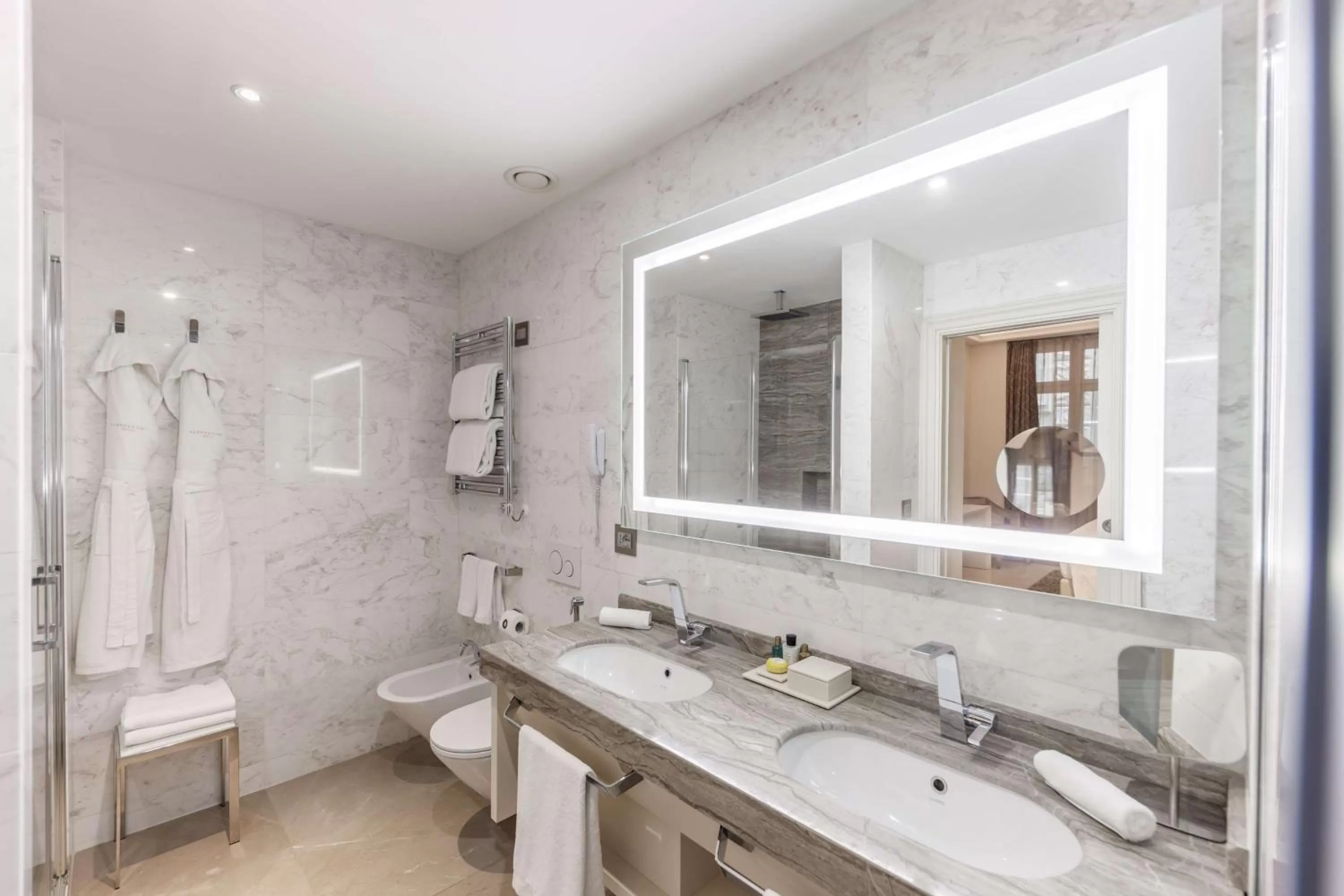 Bathroom in Aleph Rome Hotel, Curio Collection By Hilton