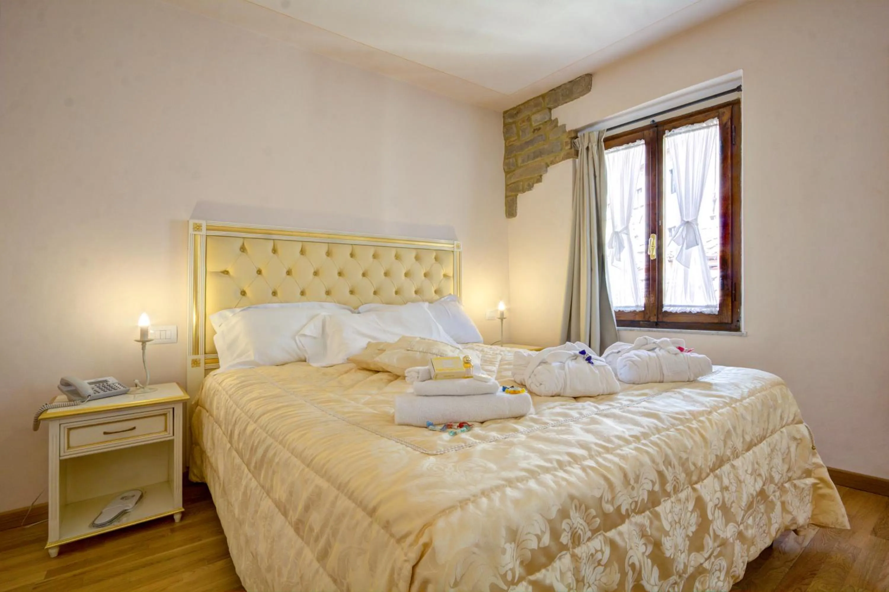Bed in Hotel Volterra In Superior
