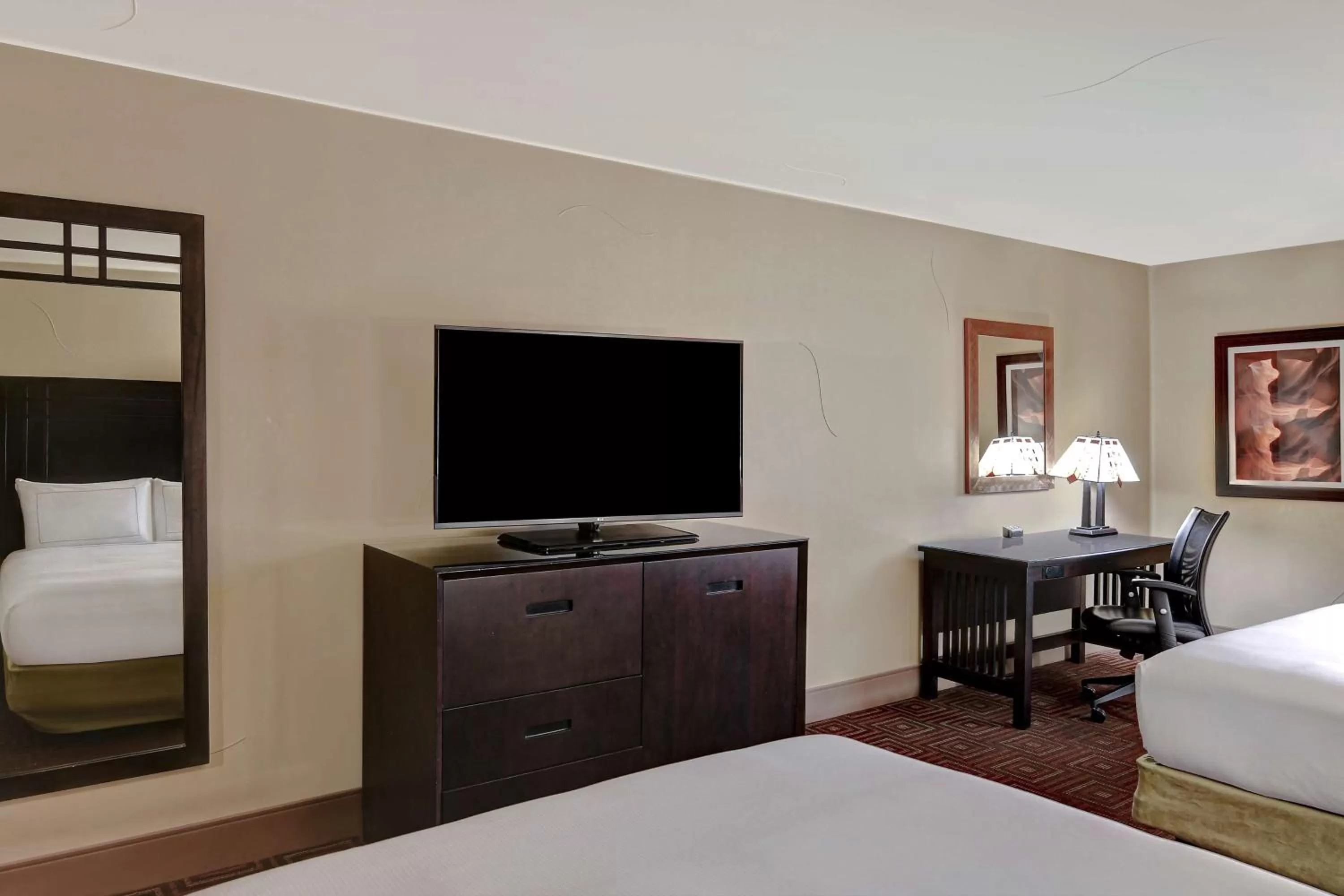 Bedroom, Bed in DoubleTree by Hilton Phoenix- Tempe