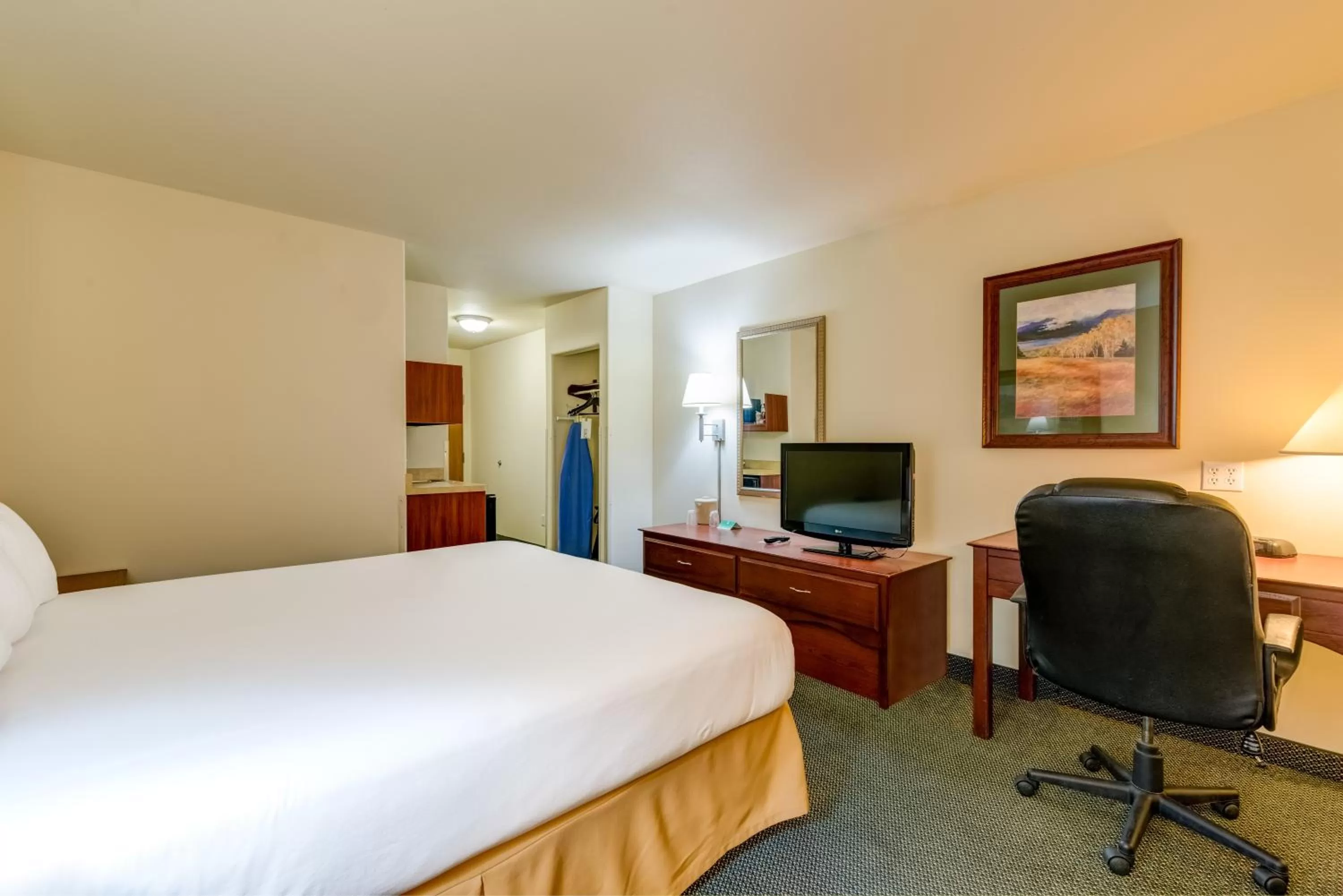TV and multimedia, Bed in Grand River Hotel