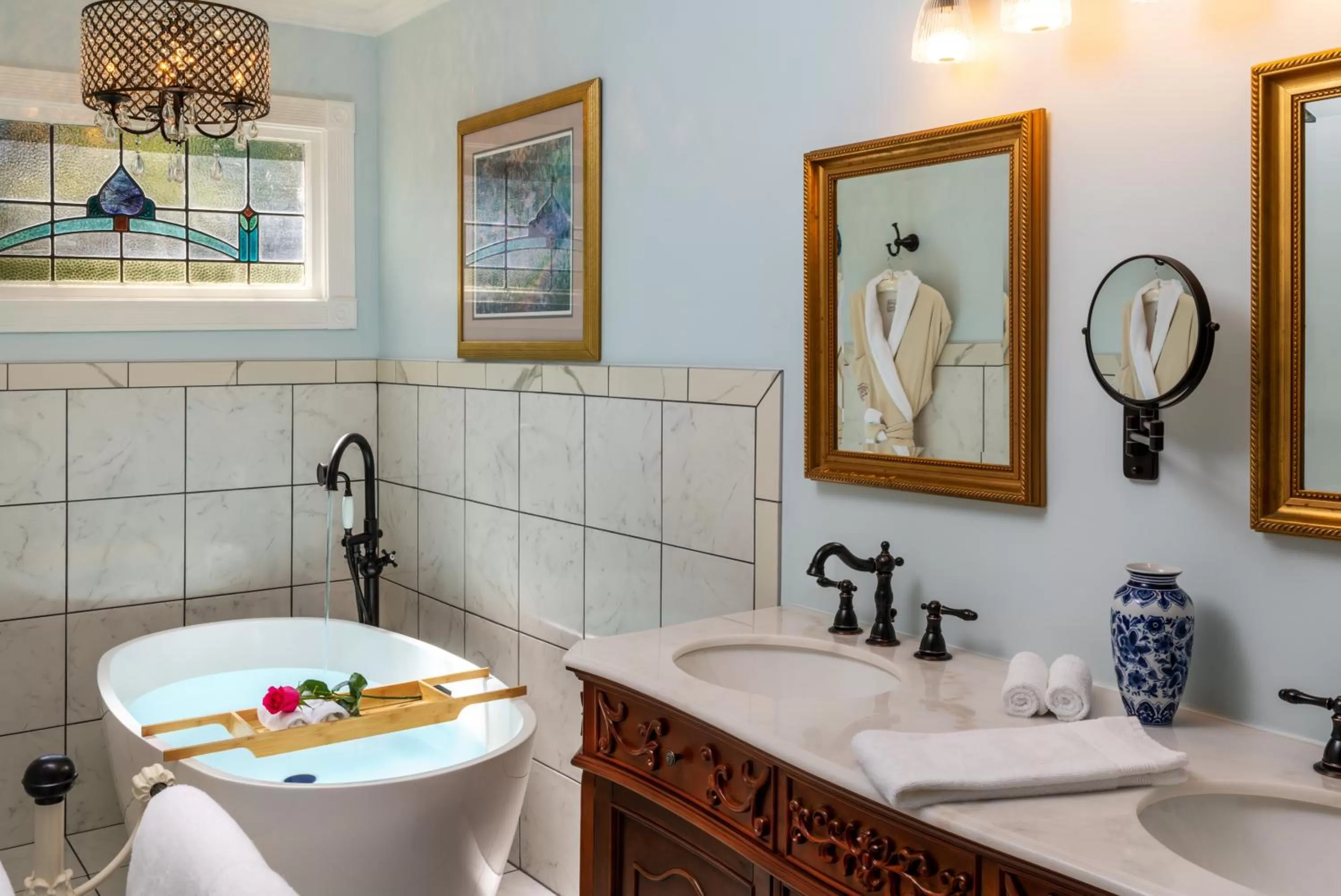 Bathroom in Arsenic and Old Lace Bed & Breakfast Inn