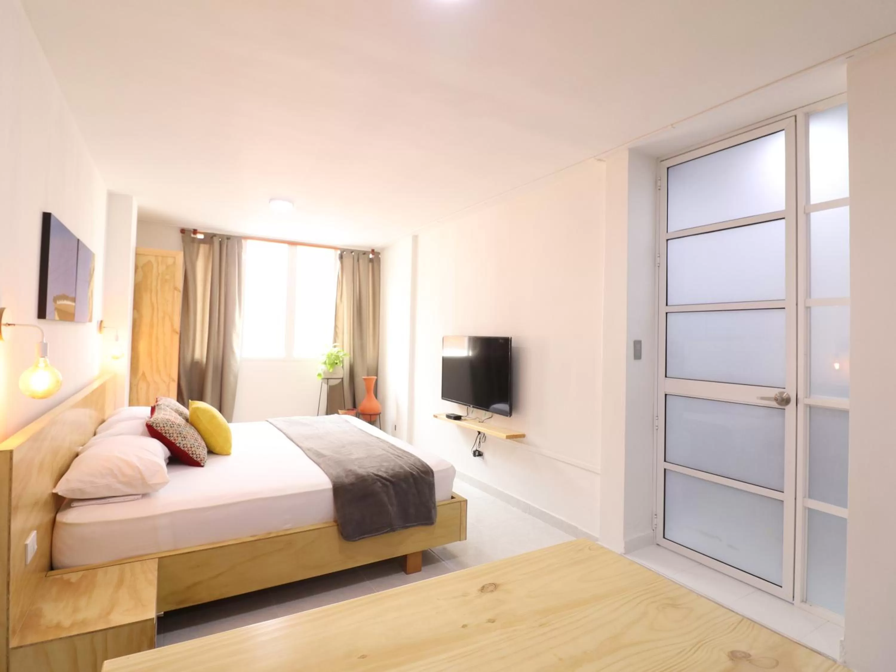 Bed in 554 Apartments