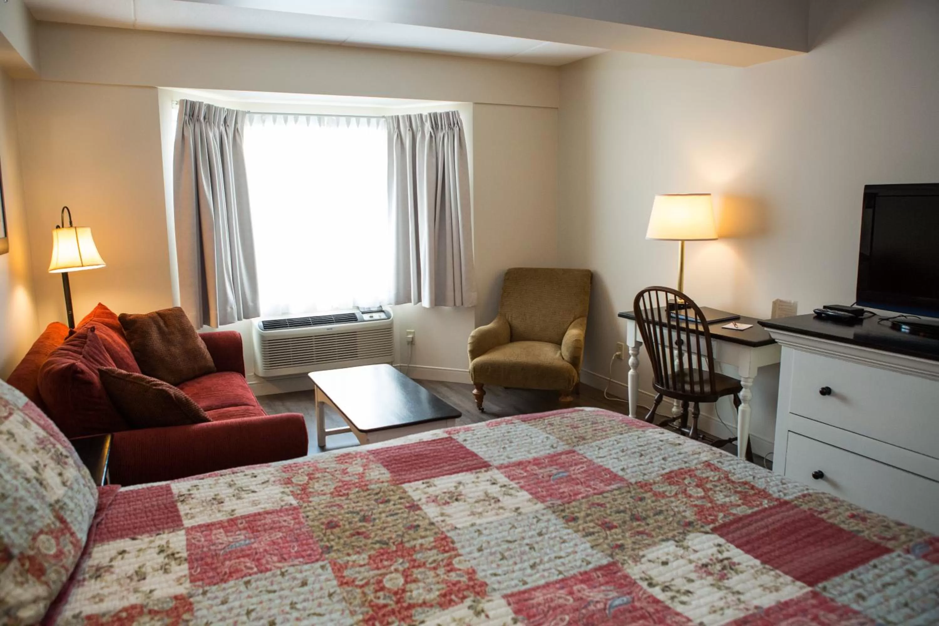 Photo of the whole room, Seating Area in The Village Inn of Lakefield