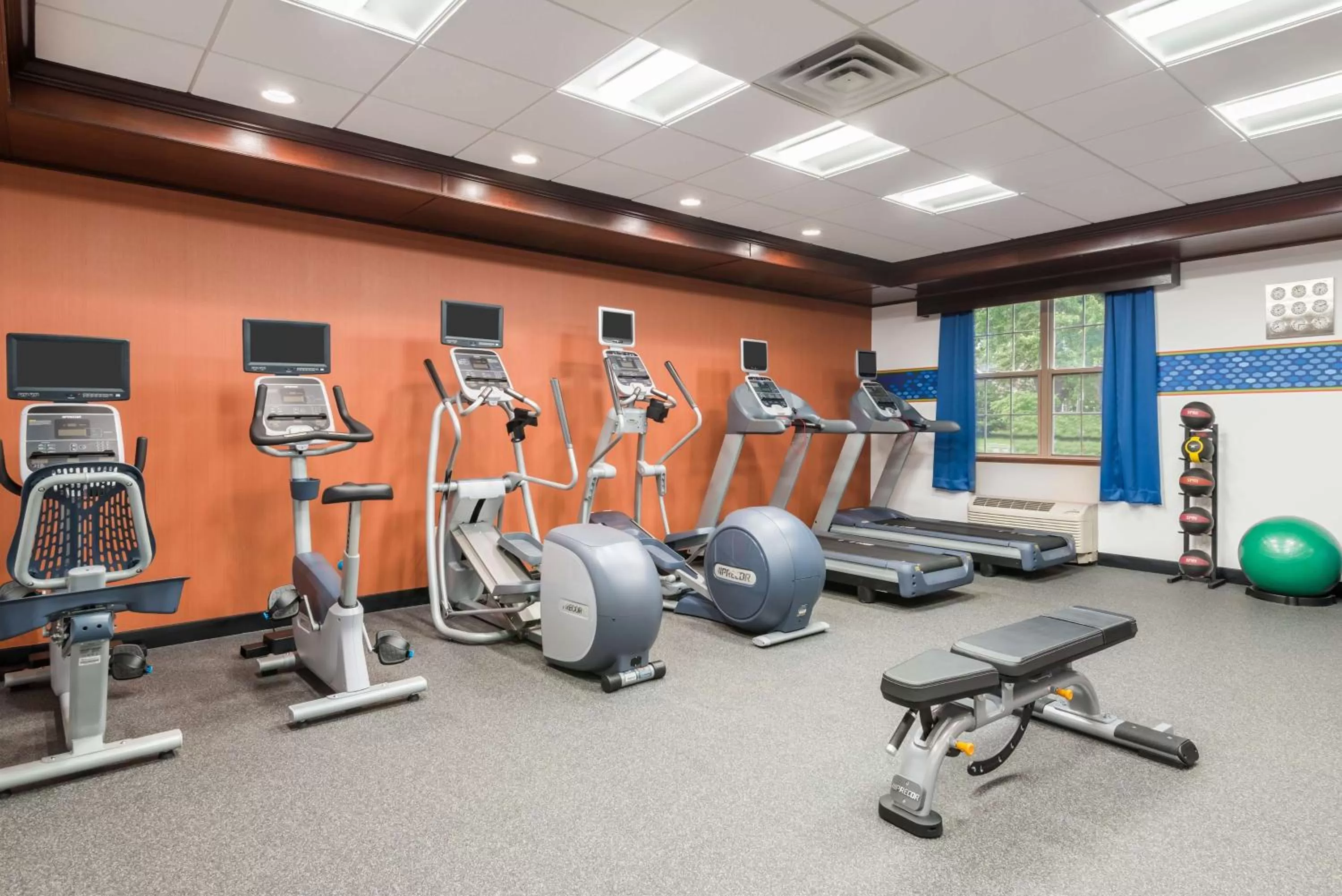 Fitness centre/facilities in Hampton Inn Buffalo-Williamsville