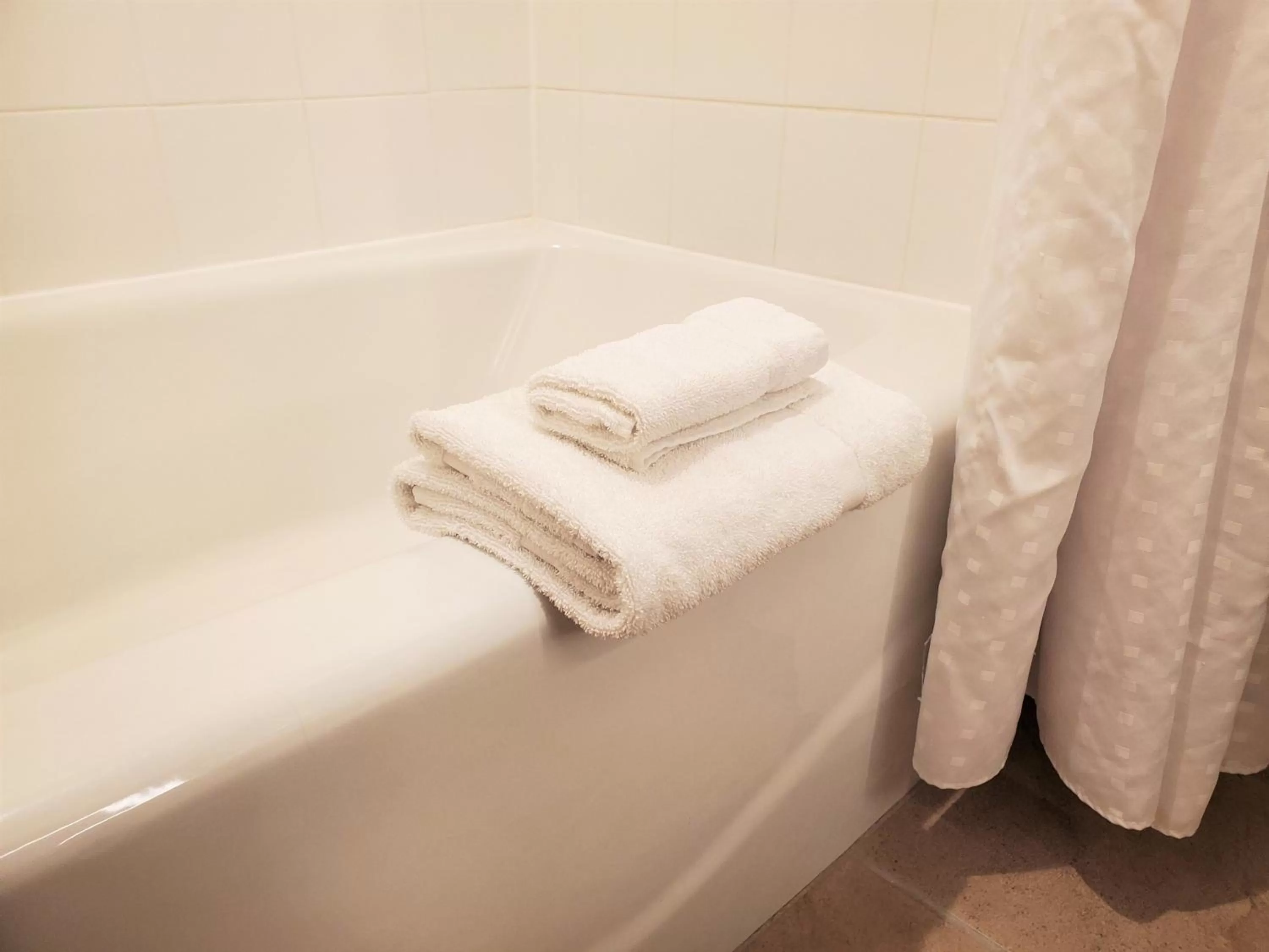 Photo of the whole room in Holiday Inn Express & Suites Cheney by IHG