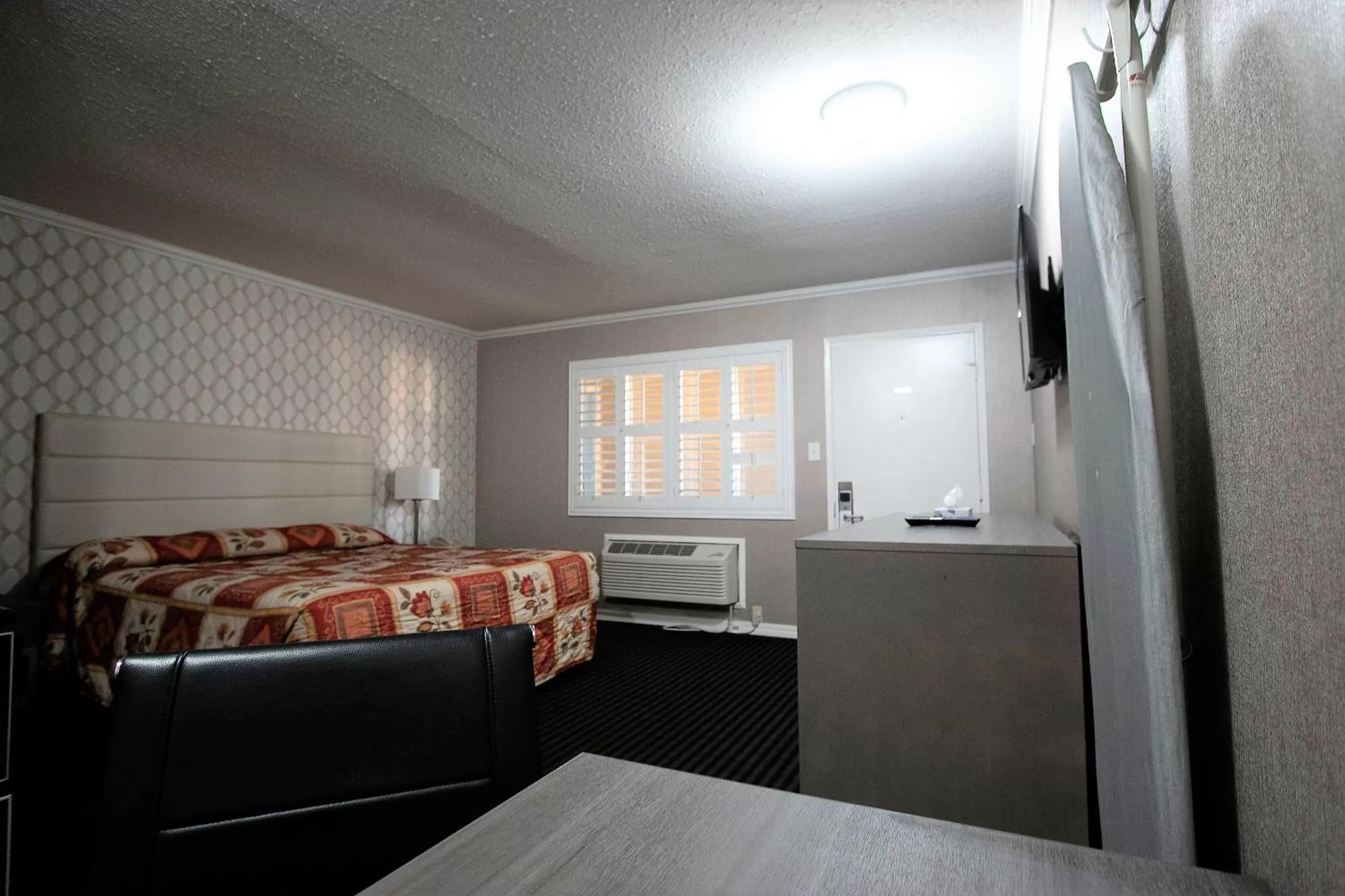 Bedroom, Bed in Alpha Inn and Suites