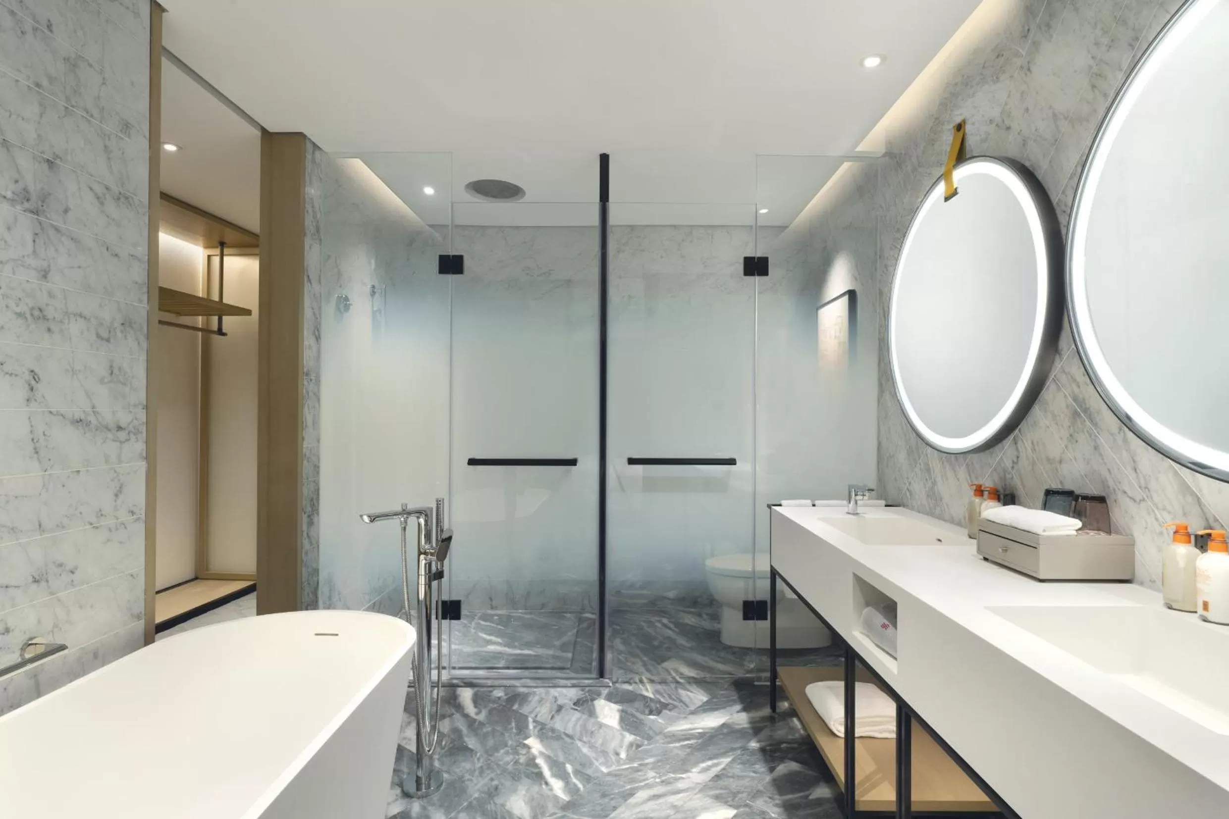 Photo of the whole room in Crowne Plaza Quanzhou Riverview by IHG