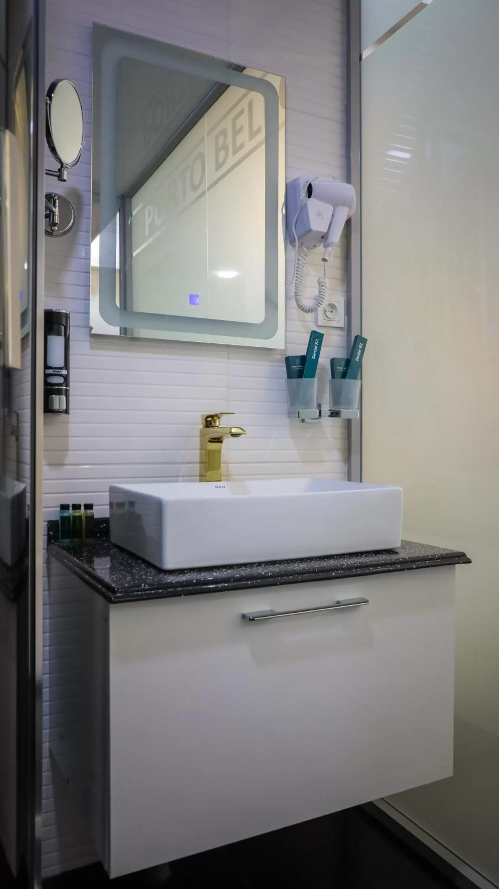 Bathroom in Porto Bello Hotel