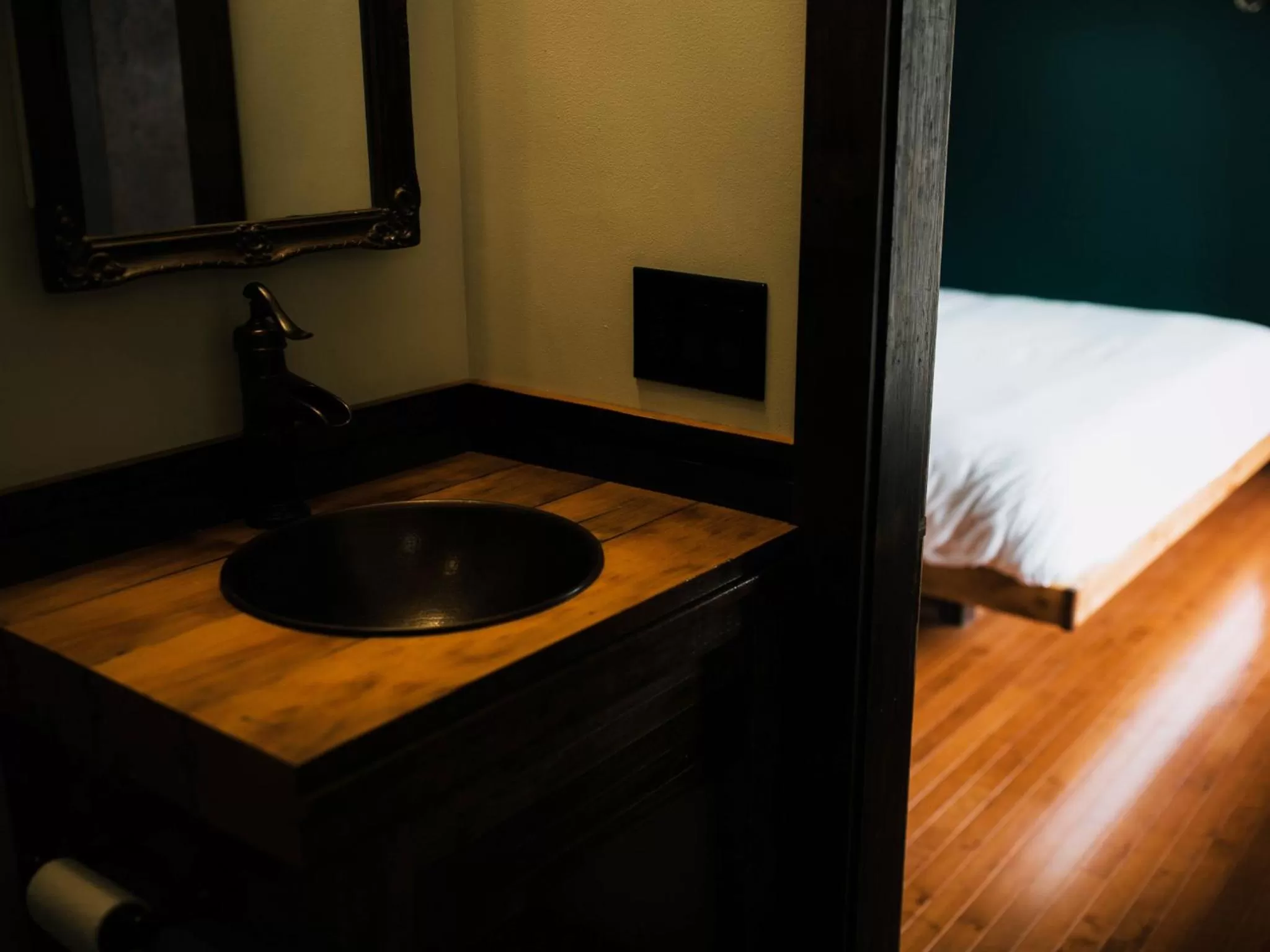 Bathroom in Pitchwood Inn