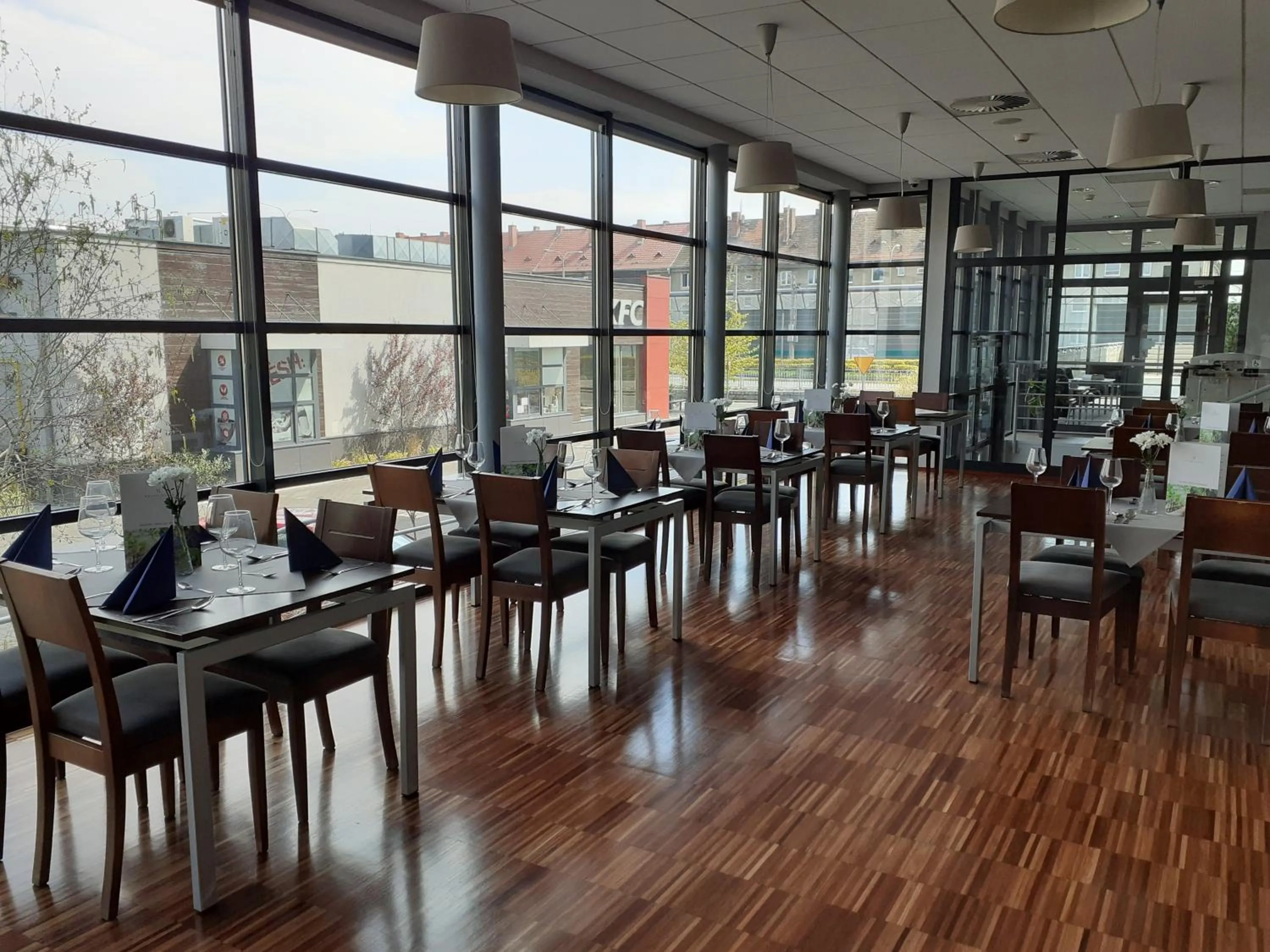 Restaurant/places to eat in Weiser Hotel