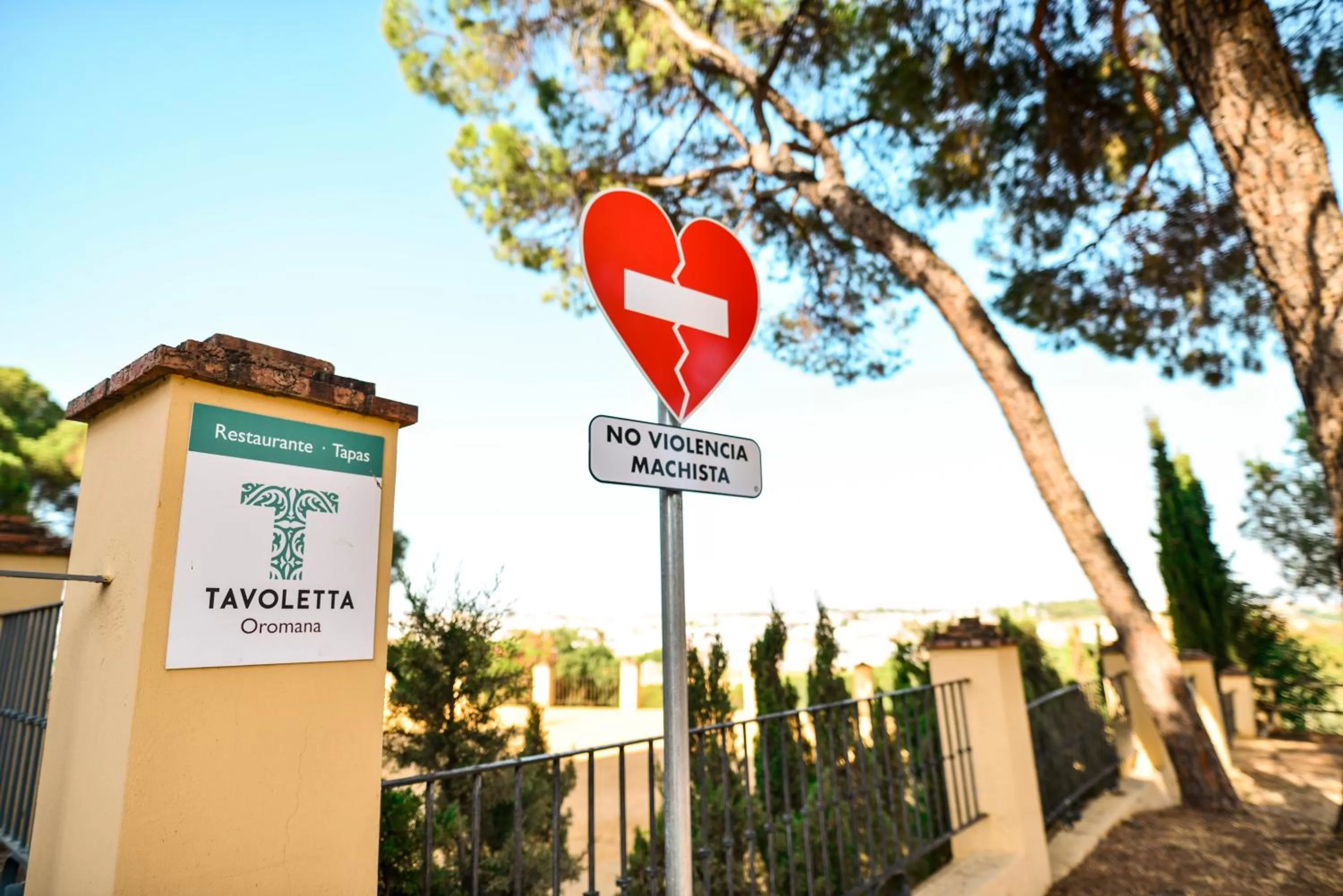 Facade/entrance in Hotel Oromana