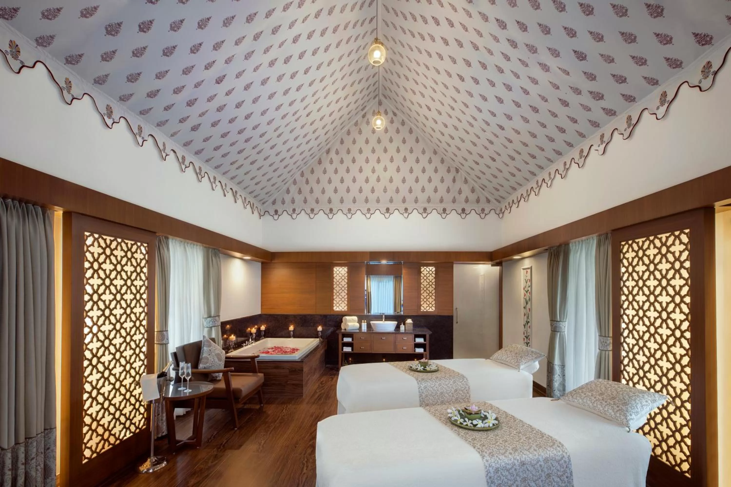 Spa and wellness centre/facilities, Bed in Tajview, Agra-IHCL SeleQtions