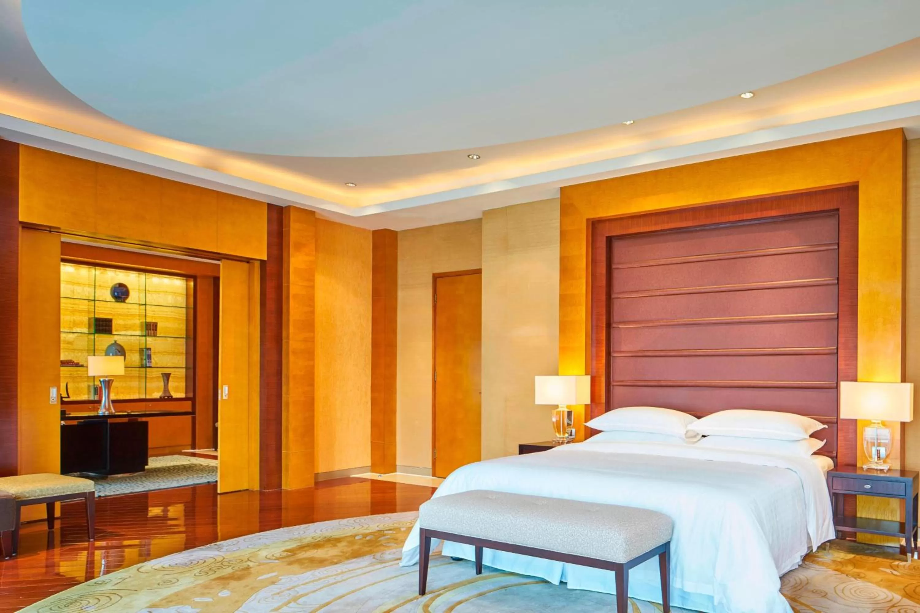 Bedroom, Bed in Sheraton Zhoushan Hotel