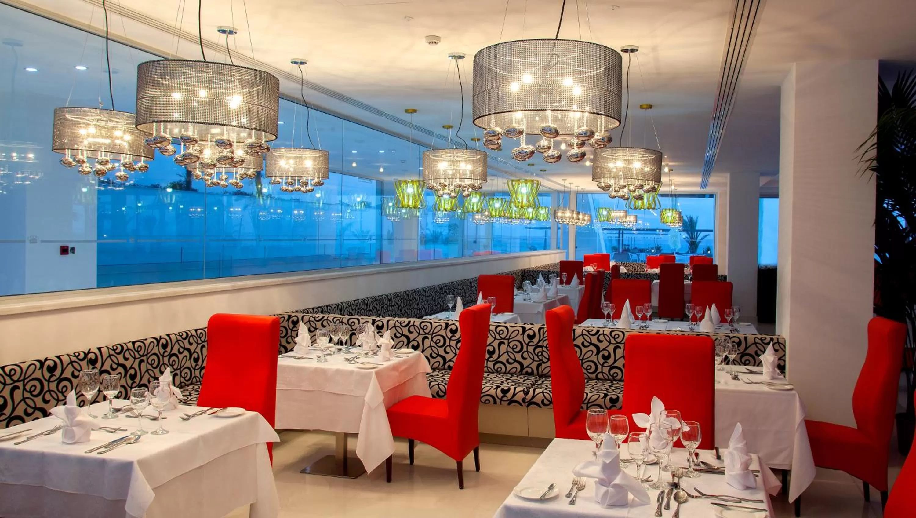 Restaurant/places to eat in King Evelthon Beach Hotel & Resort