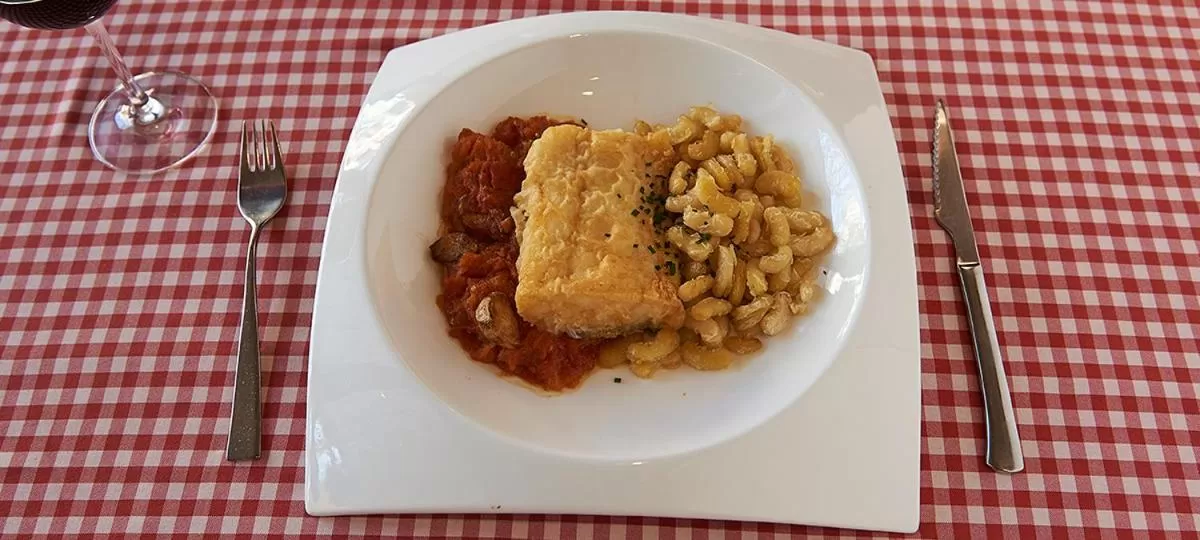 Restaurant/places to eat in Hotel-Hostal Sport