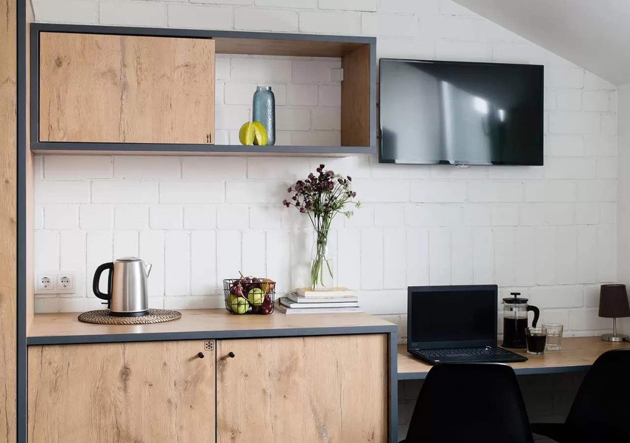 Photo of the whole room, Kitchen/Kitchenette in SELF CHECK-IN Hotel Railway Apartments