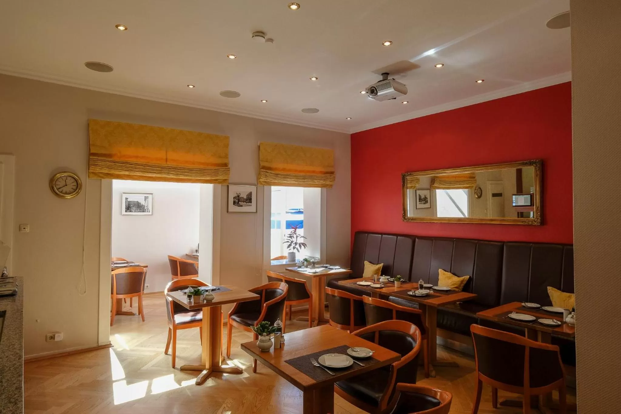 Lounge or bar in Hotel Savoy Hannover