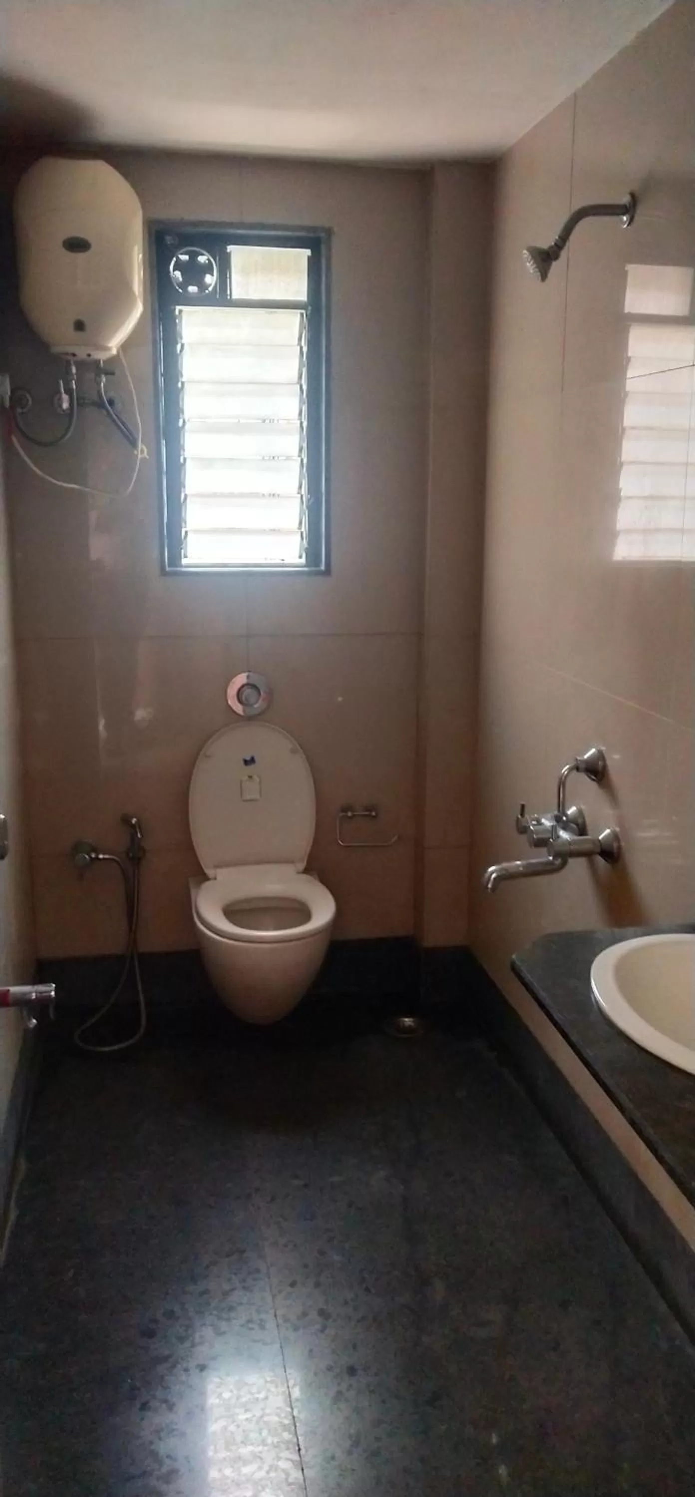 Bathroom in Hotel Sumanchandra Suites