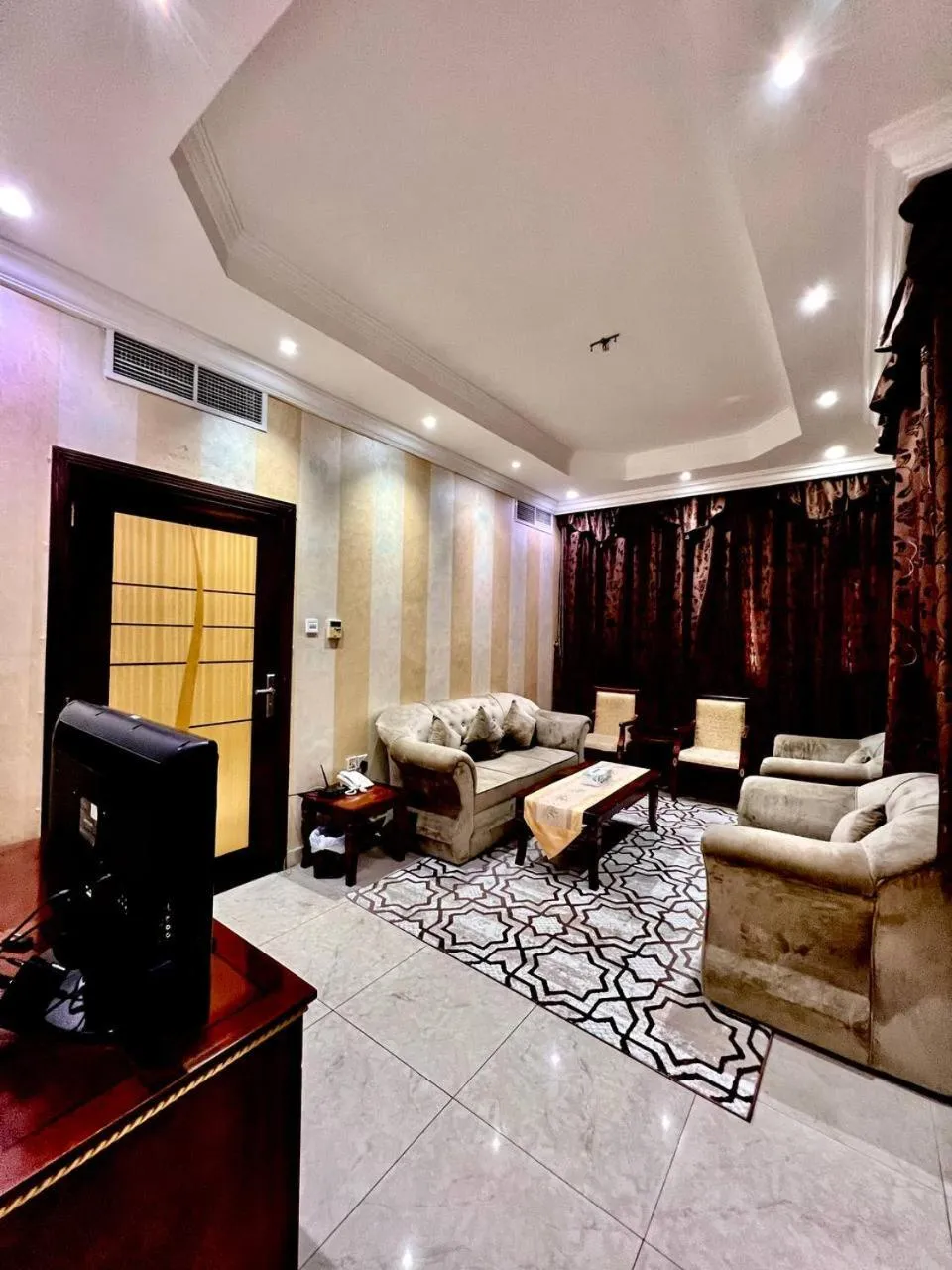 TV and multimedia in Dream Palace Hotel