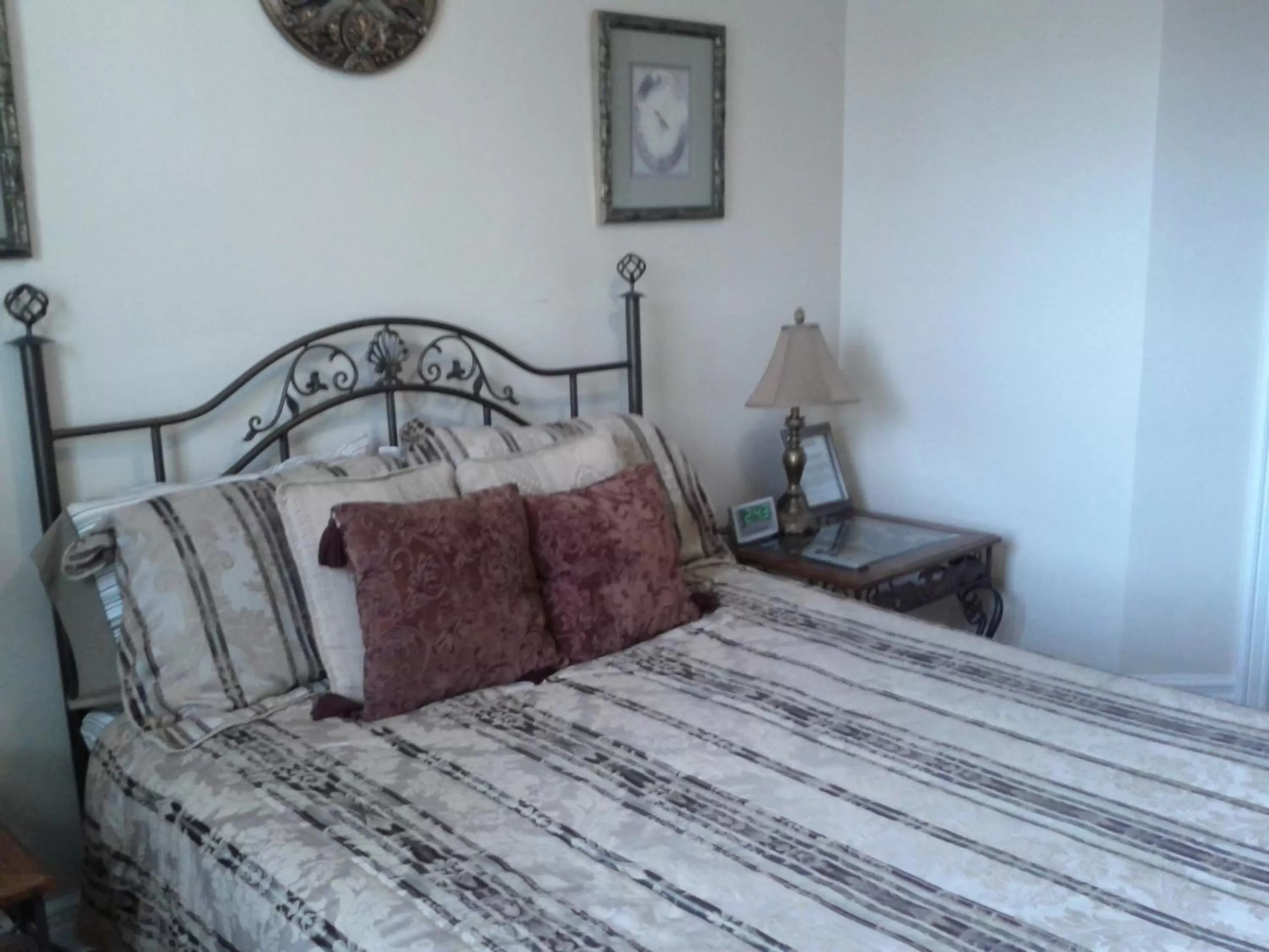 Bed in Baldachin Inn