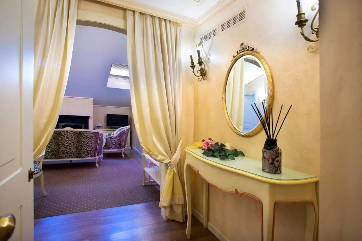 Master Suite in Vip's Motel Luxury Accommodation & Spa Master Suite in Vip's Motel Luxury Accommodation & Spa