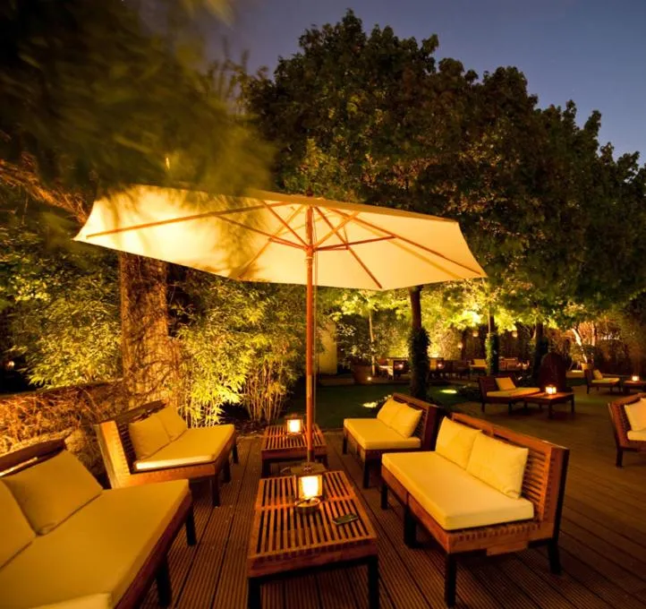 Patio in Bristol Hotel - Frankfurt City Centre - Central