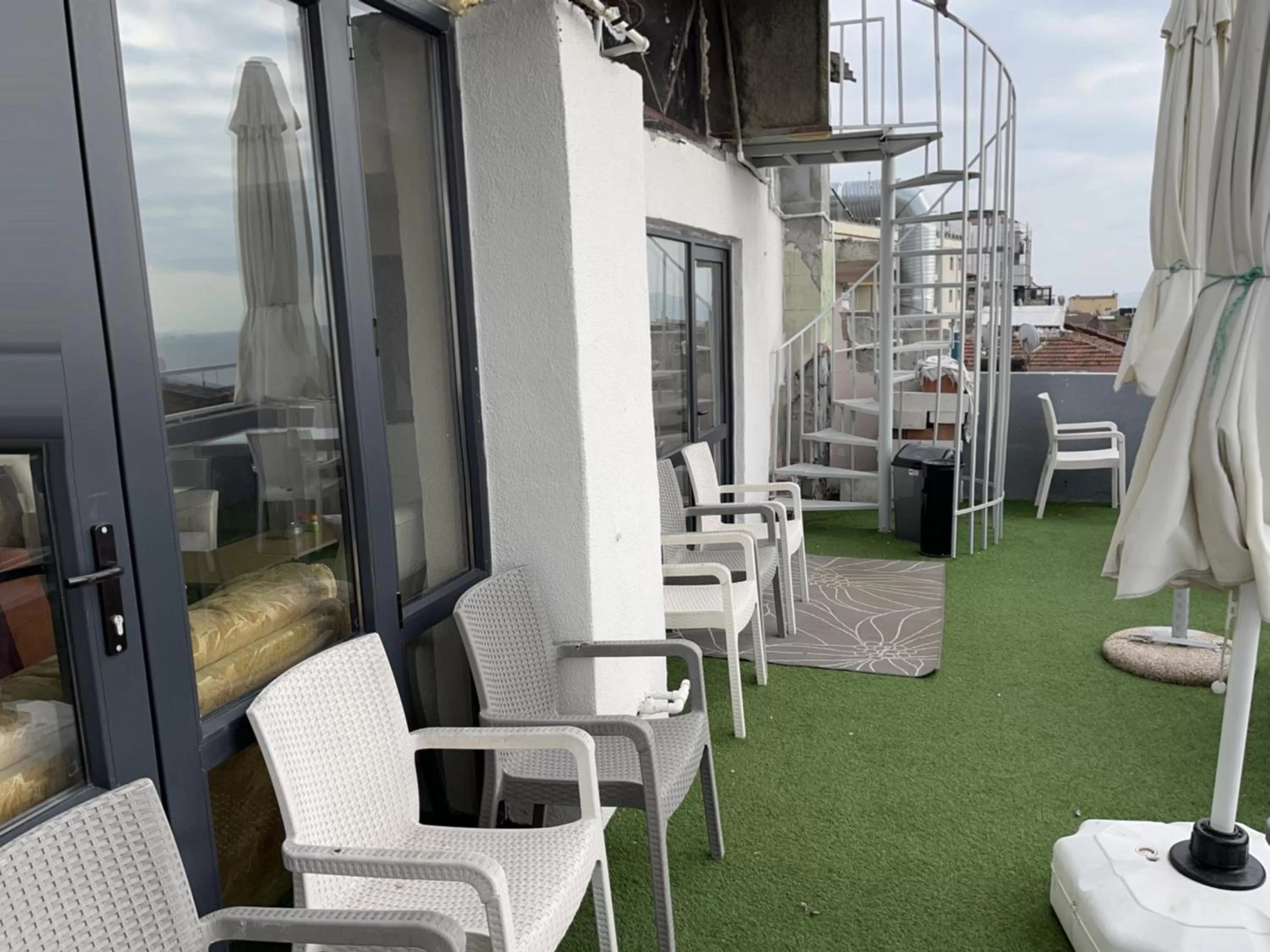 Patio in Paris Hotel