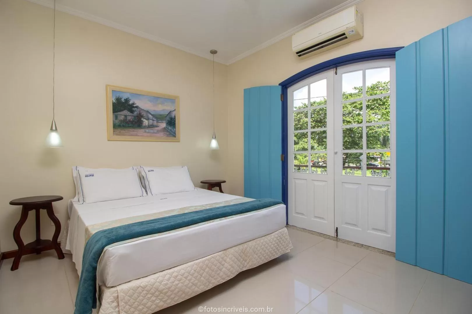 Photo of the whole room, Bed in Pousada Eclipse Paraty