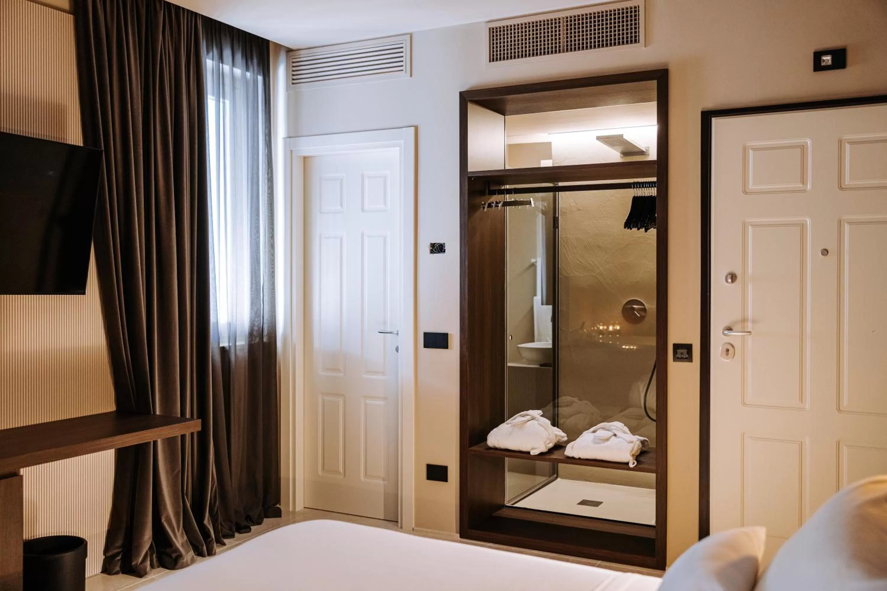 Bed in Suite1212 - Bandiera