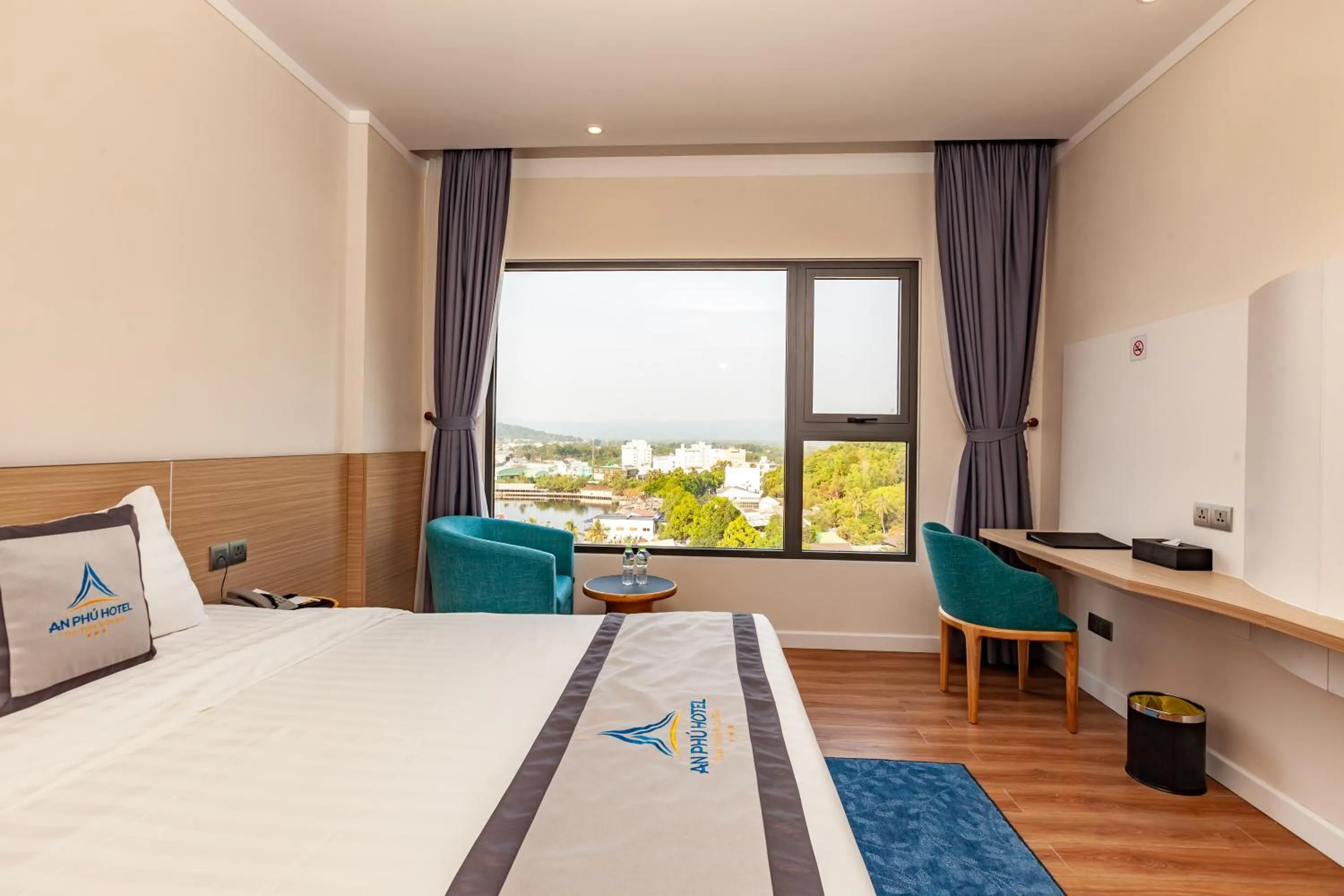 View (from property/room), Bed in An Phu Hotel