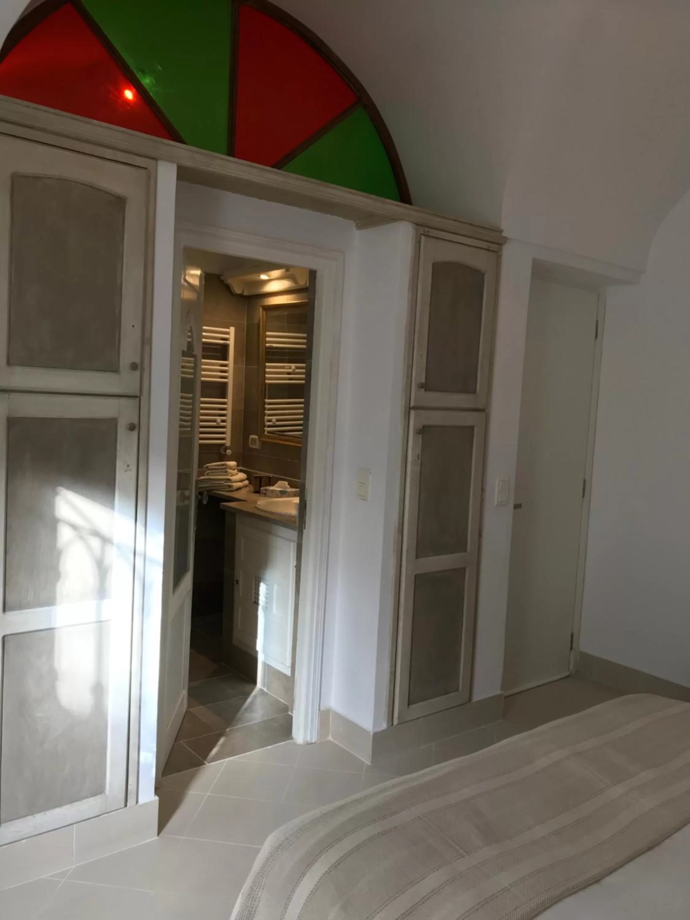 wardrobe, Bed in Dar Esma