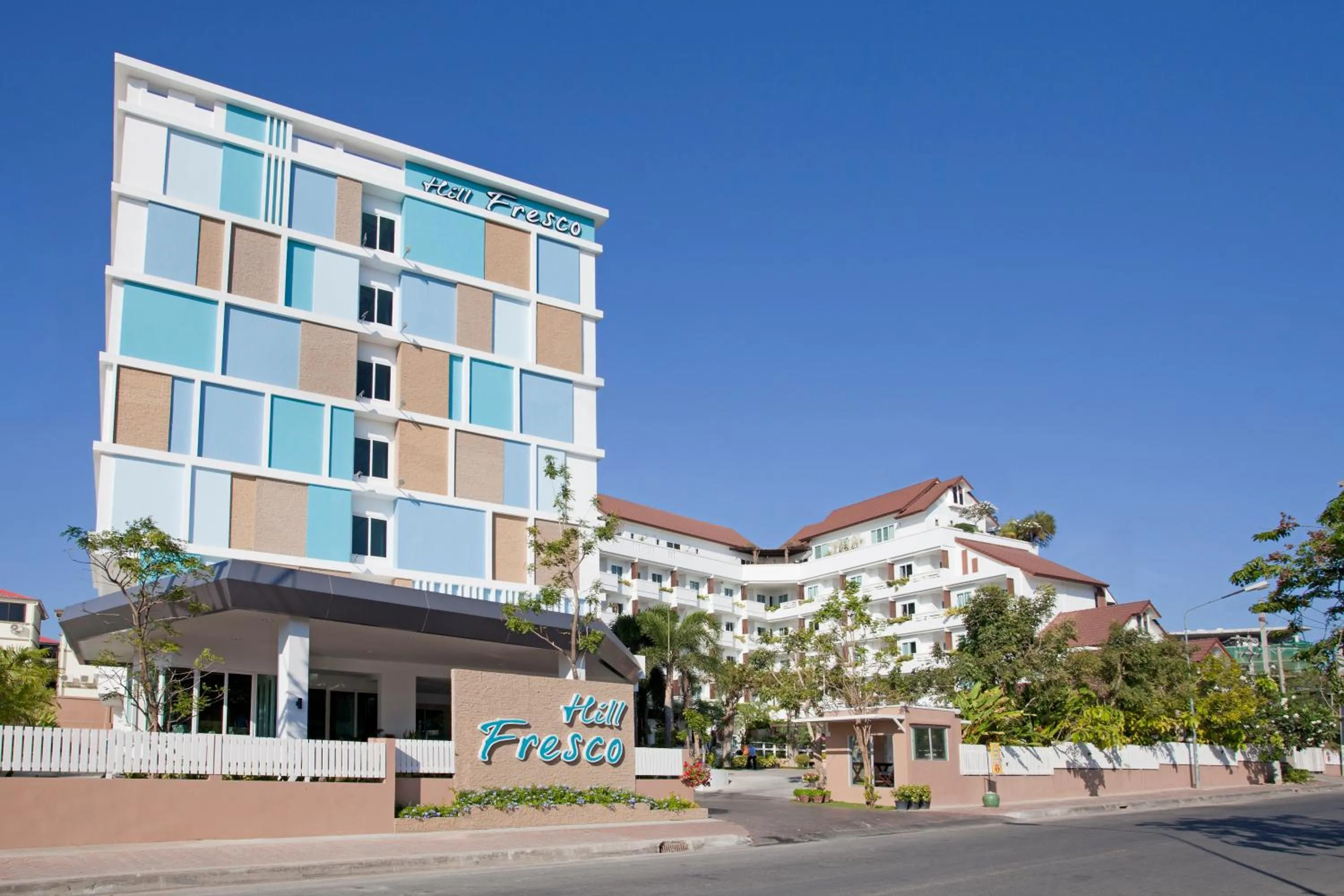 Facade/entrance in Hill Fresco Hotel